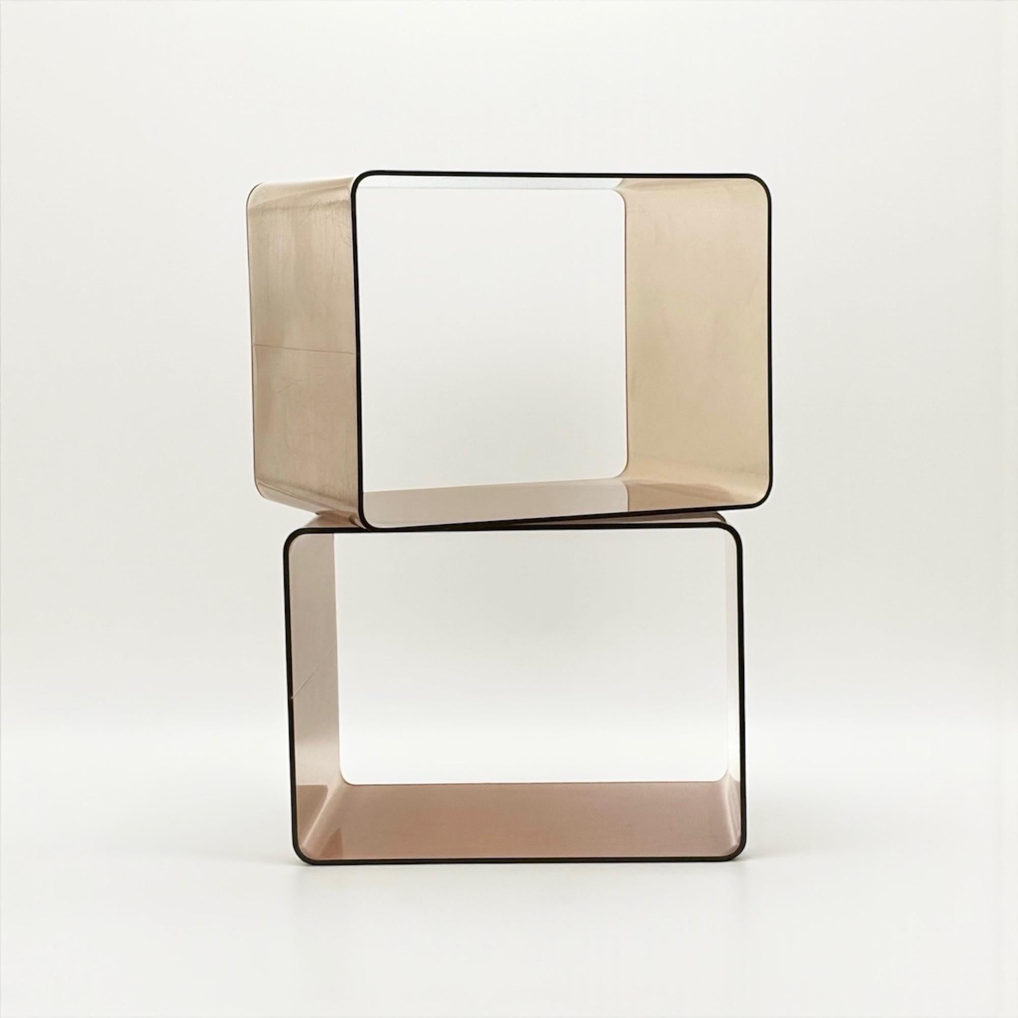 Piantane francesi anni '70 in plexiglass fumé Design/One in vendita 3