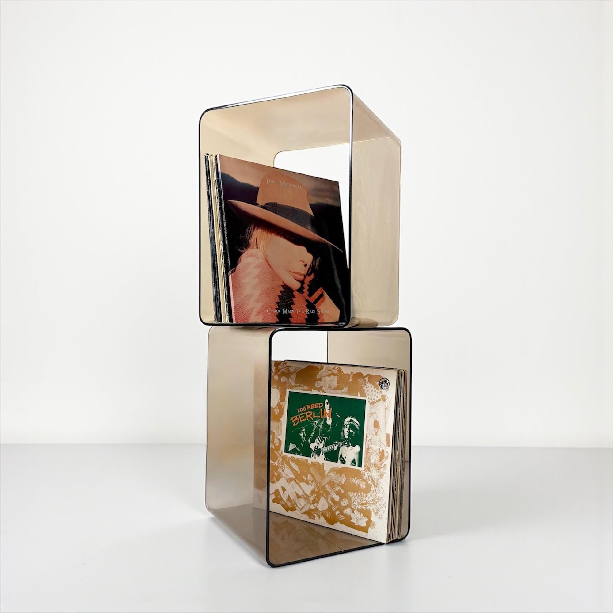 Piantane francesi anni '70 in plexiglass fumé Design/One in vendita 5