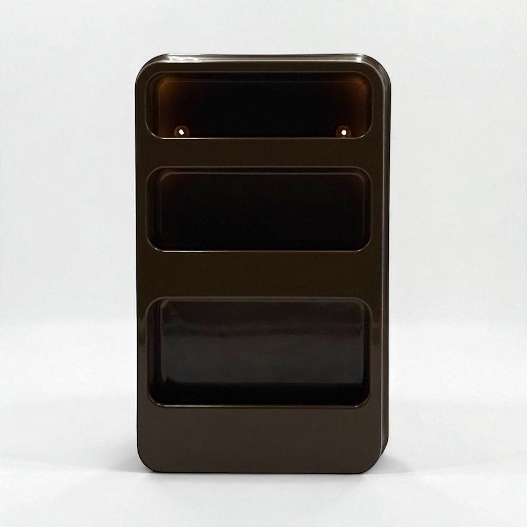 1970er Jahre Französisch Space Age Plastra Wandregale, braunen Kunststoff, Prisunic im Angebot 3