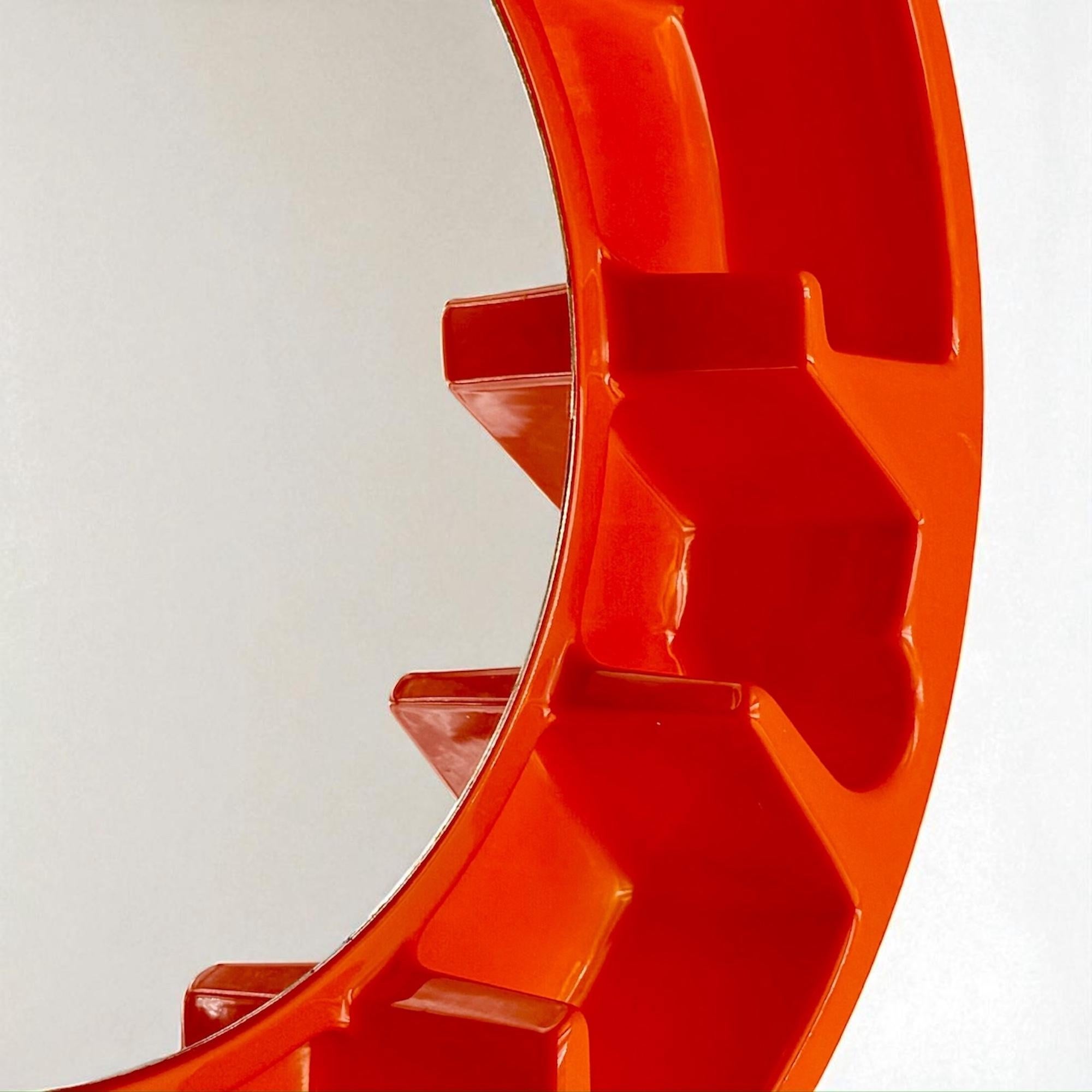 Specchio da parete francese anni '70 A Space AGE con mensole di Vitrac Design, arancione in vendita 3