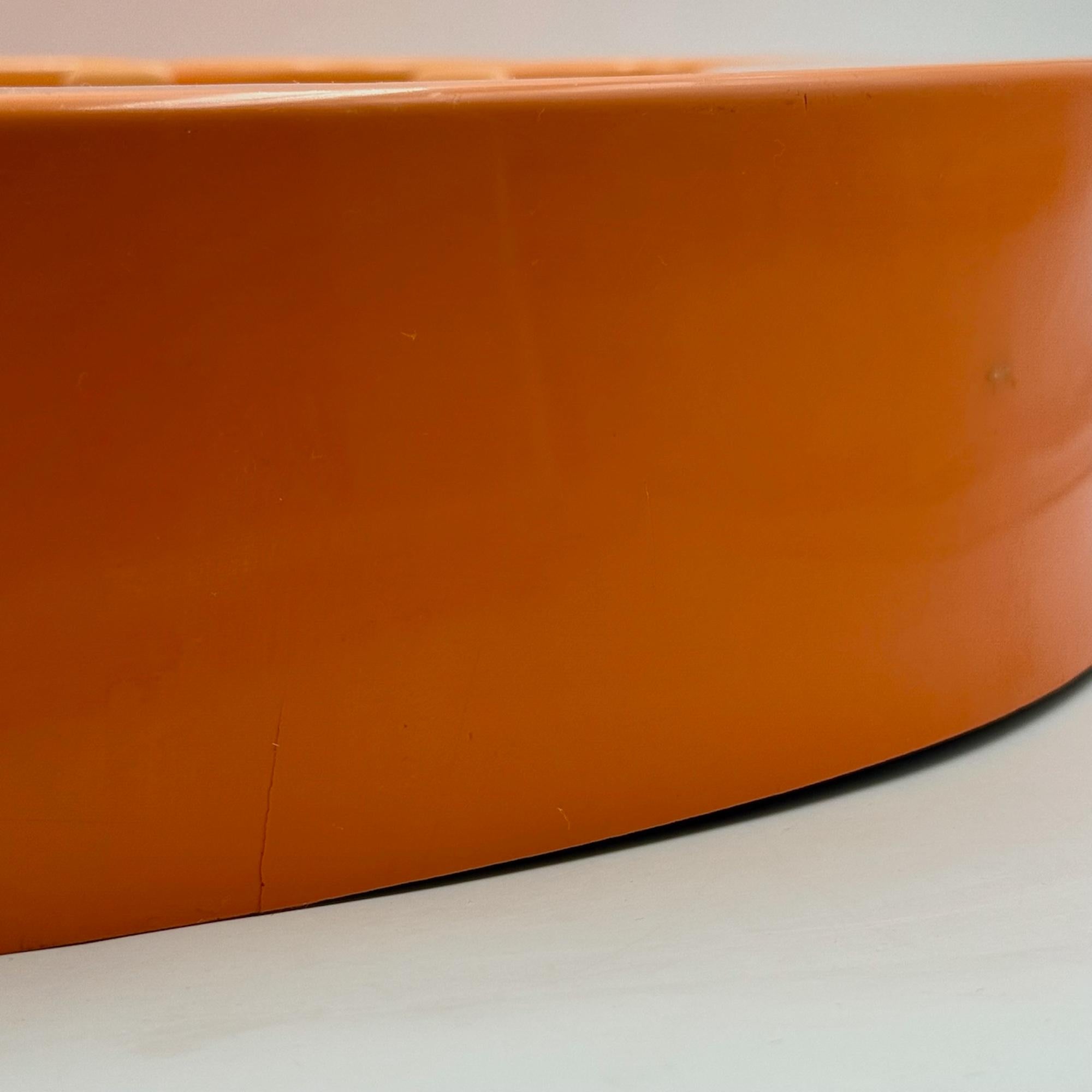 1970er Französischer Space Age Wandspiegel mit Ablagen von Vitrac Design, Orange (Ende des 20. Jahrhunderts) im Angebot