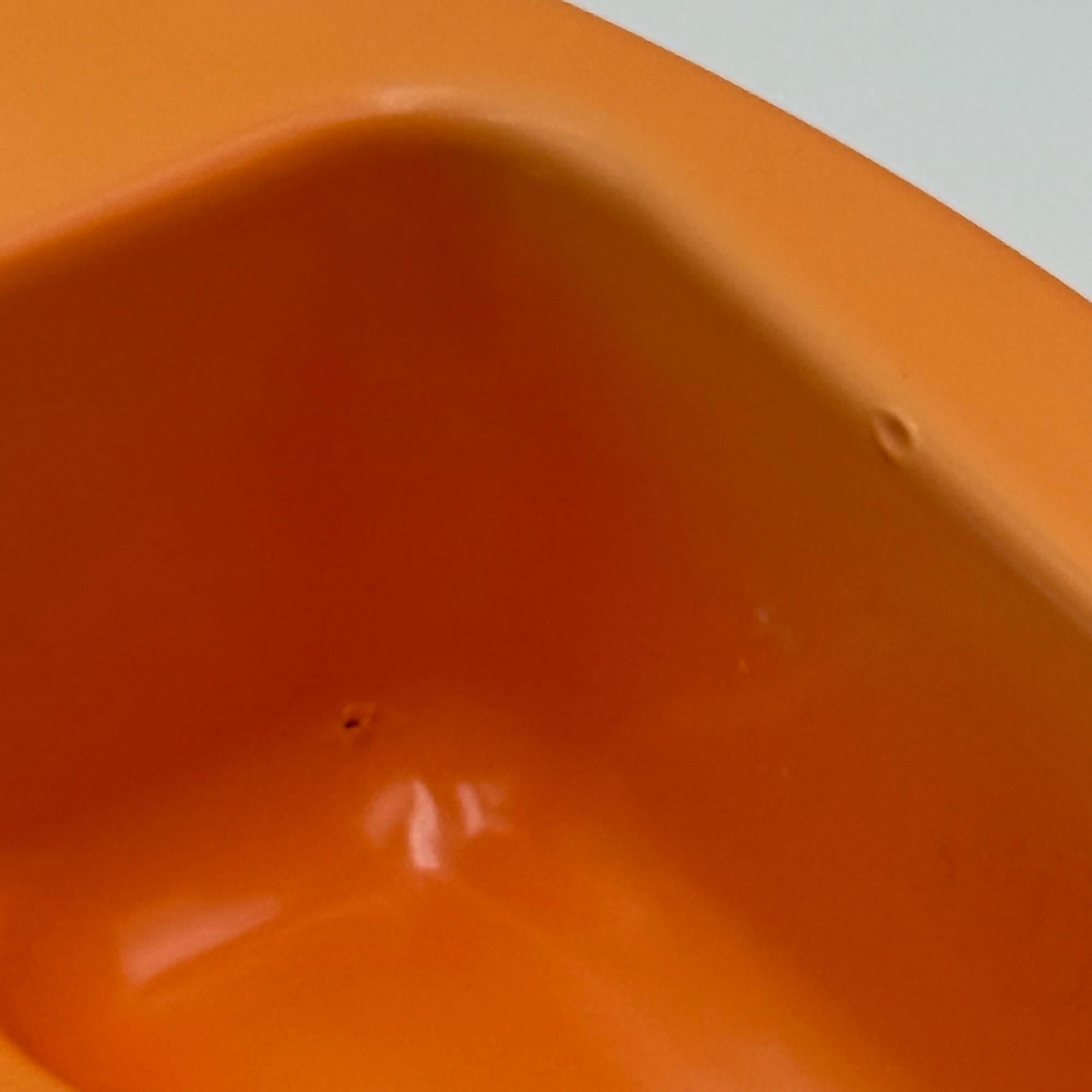 1970er Französischer Space Age Wandspiegel mit Ablagen von Vitrac Design, Orange (Glas) im Angebot