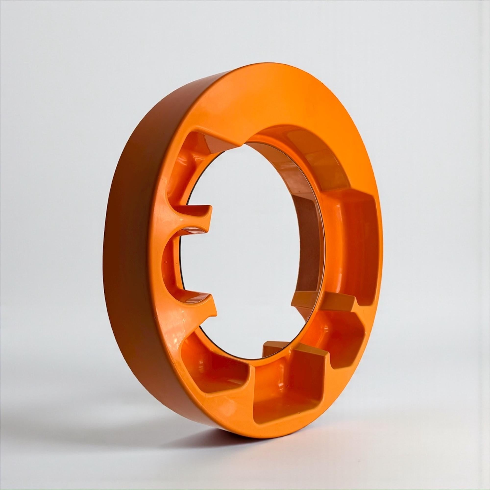1970er Französischer Space Age Wandspiegel mit Ablagen von Vitrac Design, Orange im Angebot 3