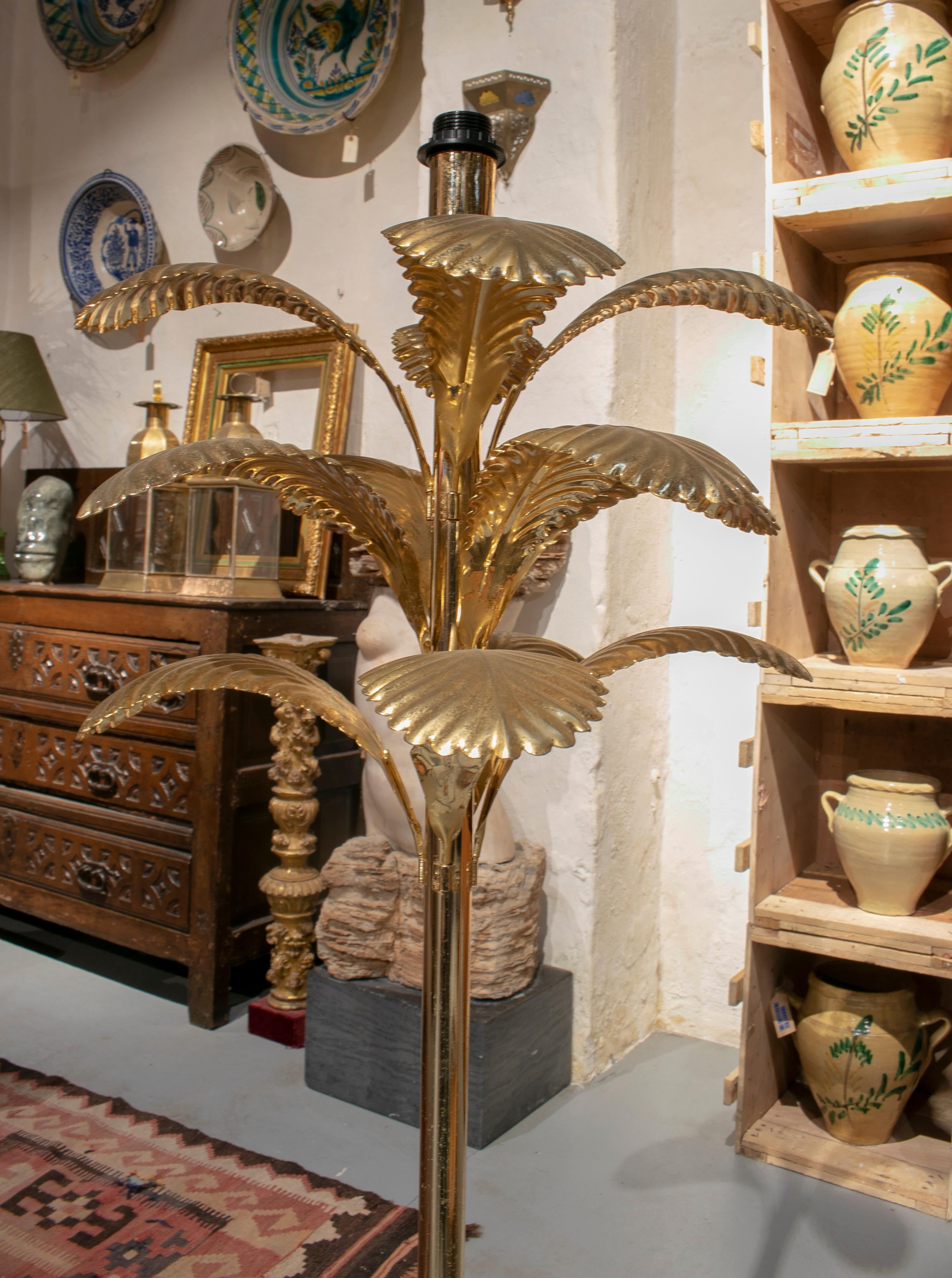 1970s French Tree Shaped Brass Standing Lamp with Big Leafs For Sale 6