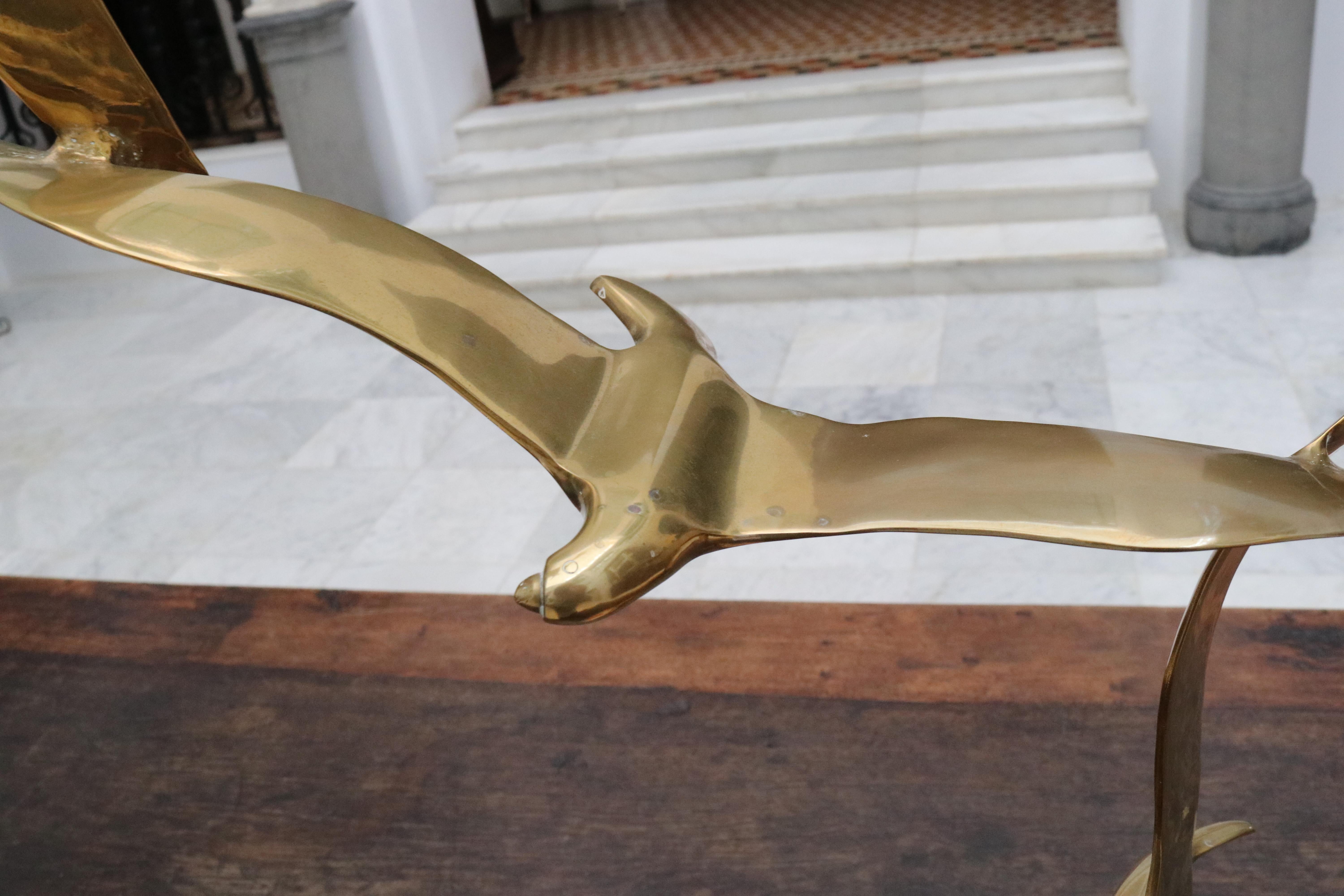 Bronze Sculpture d'oiseau à trois têtes en laiton vintage française des années 1970 avec base en onyx en vente