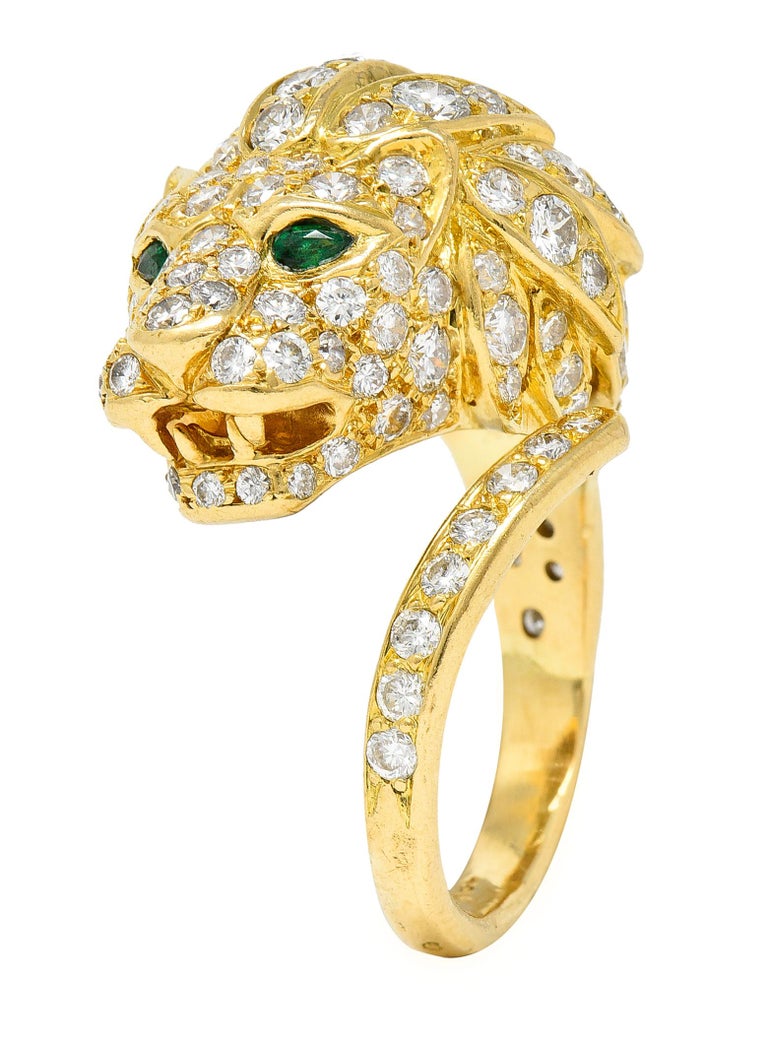 1970's French Vintage Diamond Emerald 18 Karat Yellow Gold Lion Bypass Ring In Excellent Condition For Sale In Philadelphia, PA