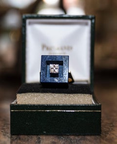 1970s French Yellow Gold Ring with Lapislazul Stone in Cube Shape and 4 Diamonds