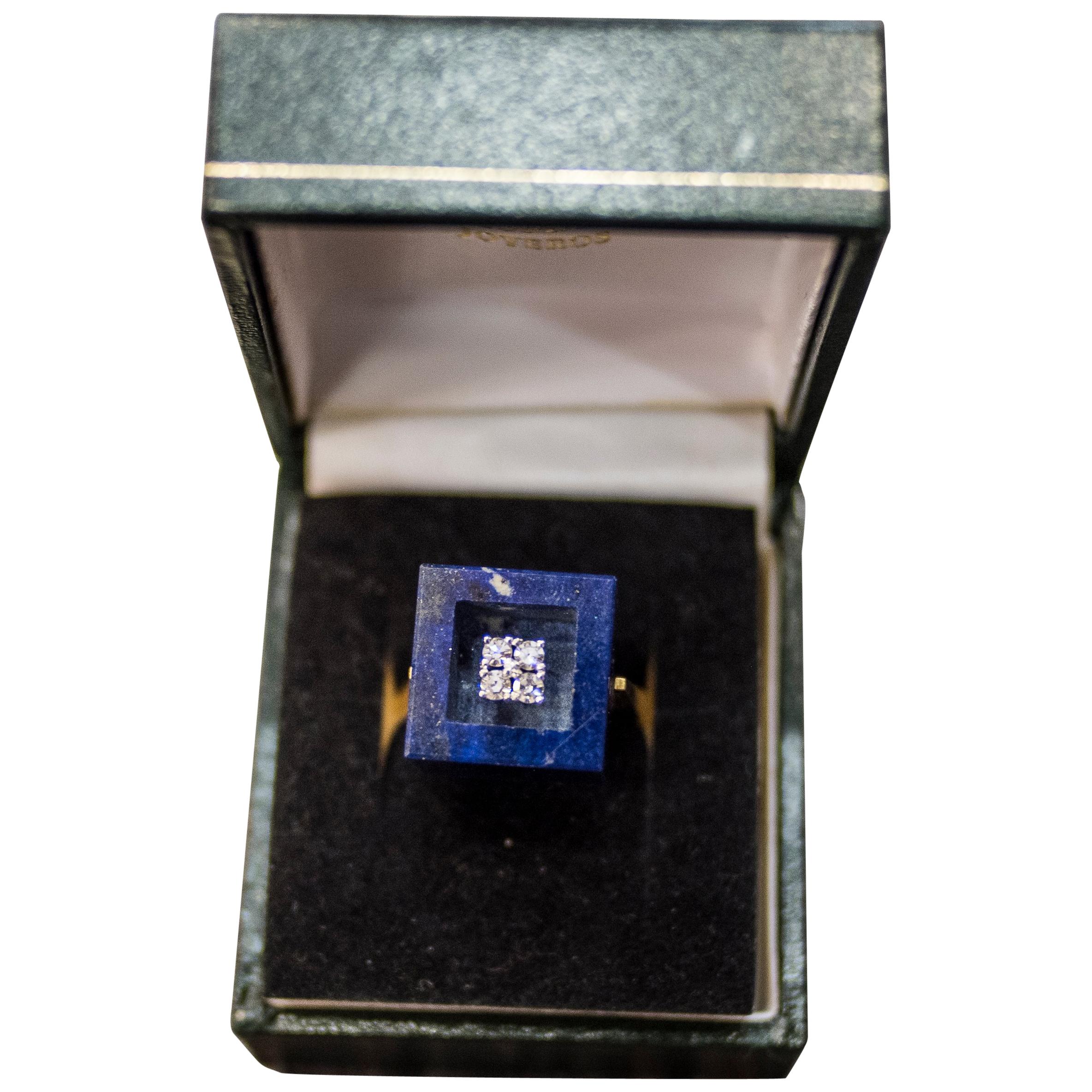 1970s French Yellow Gold Ring with Lapislazul Stone in Cube Shape and 4 Diamonds
