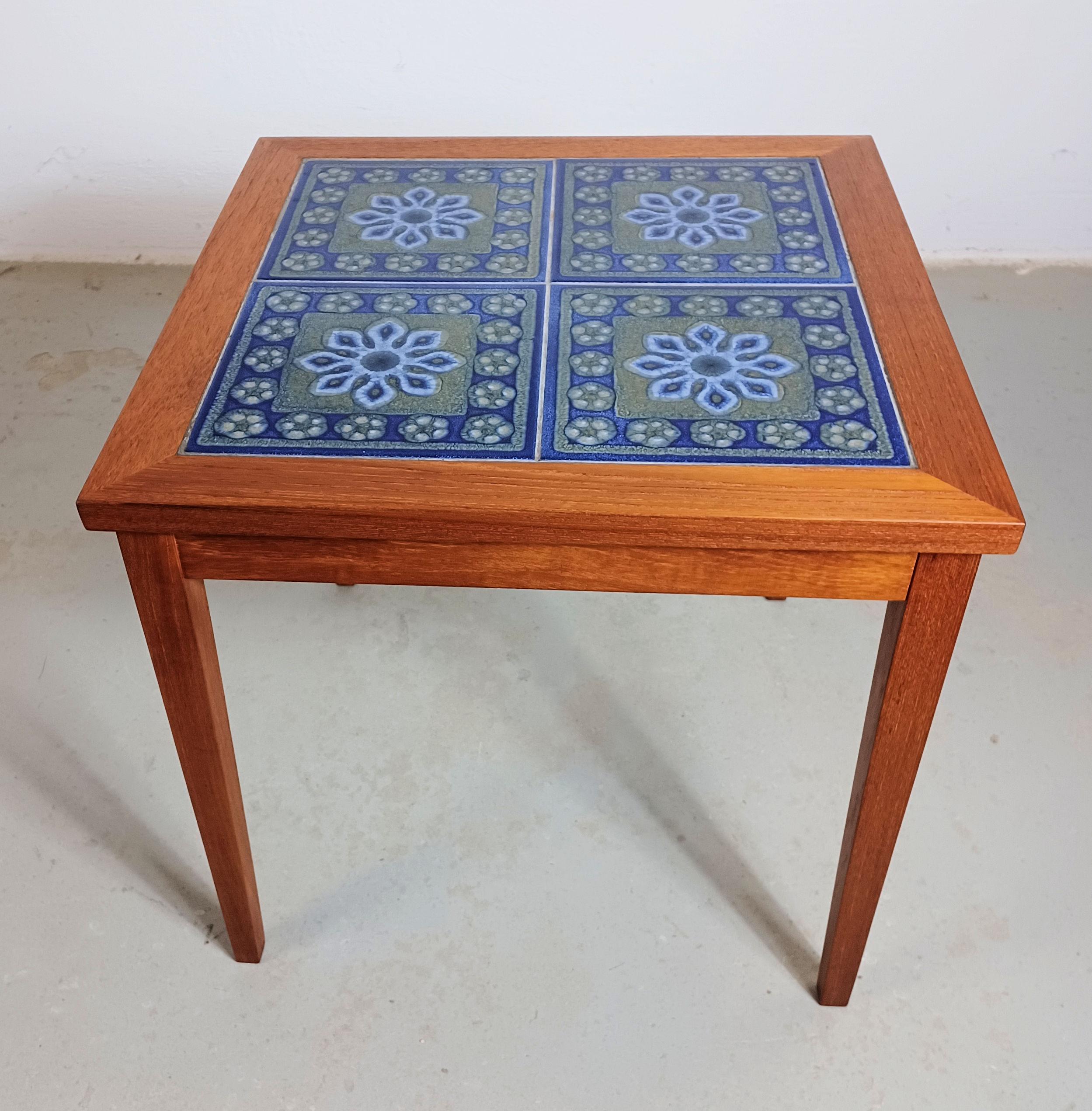 1970s Fully Restored Danish Teak Side Table with Tiles from Skærbæk Keramik In Good Condition For Sale In Knebel, DK