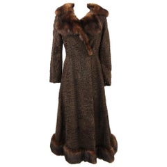 Cappotto di agnello persiano Bukara marrone con orlo in pelliccia di zibellino, anni '70 G. Balzani