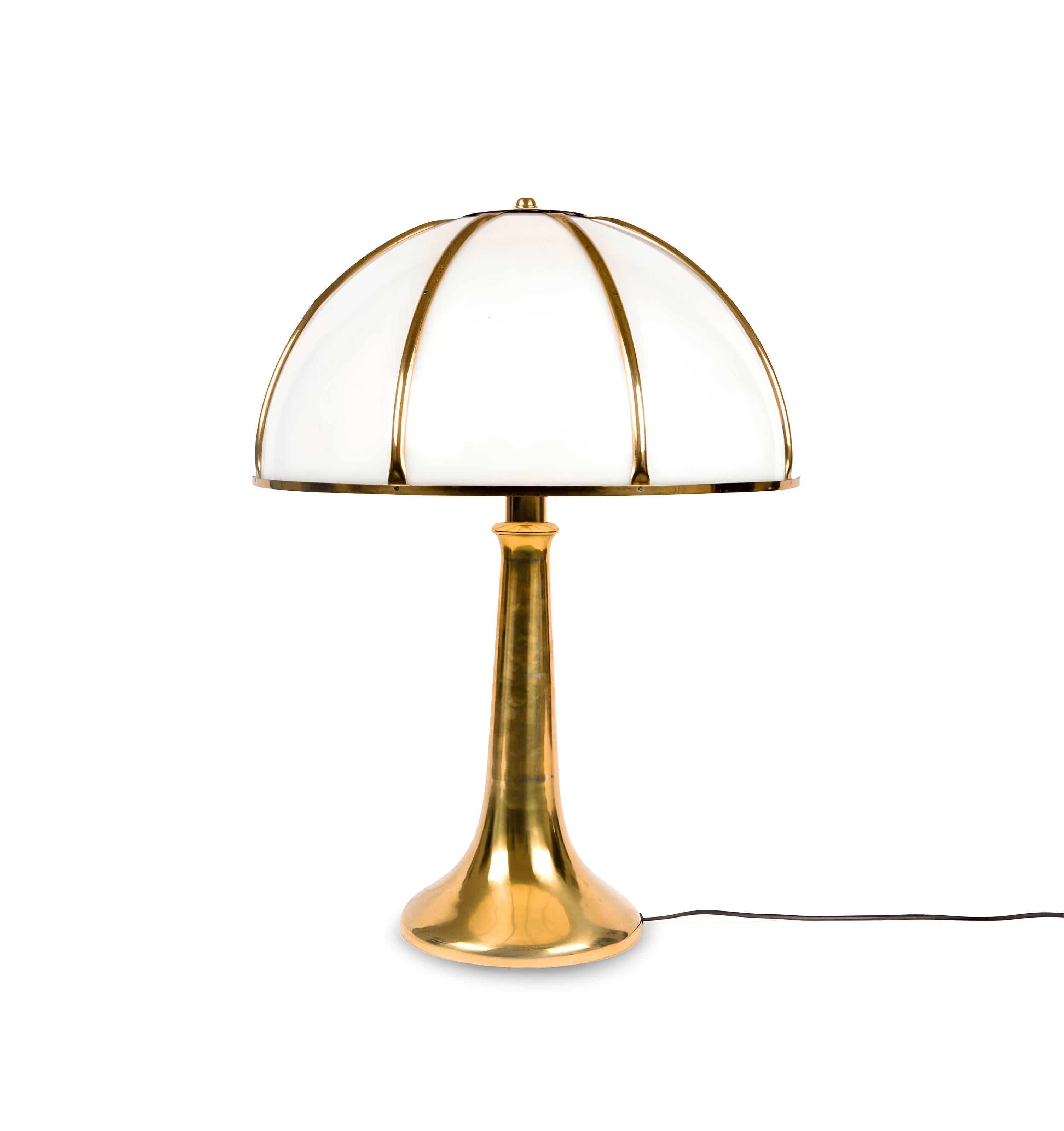 Fine XX secolo 1970 Gabriella Crespi Fungo Lampada da Tavolo Ottone Perspex Colore Oro in vendita