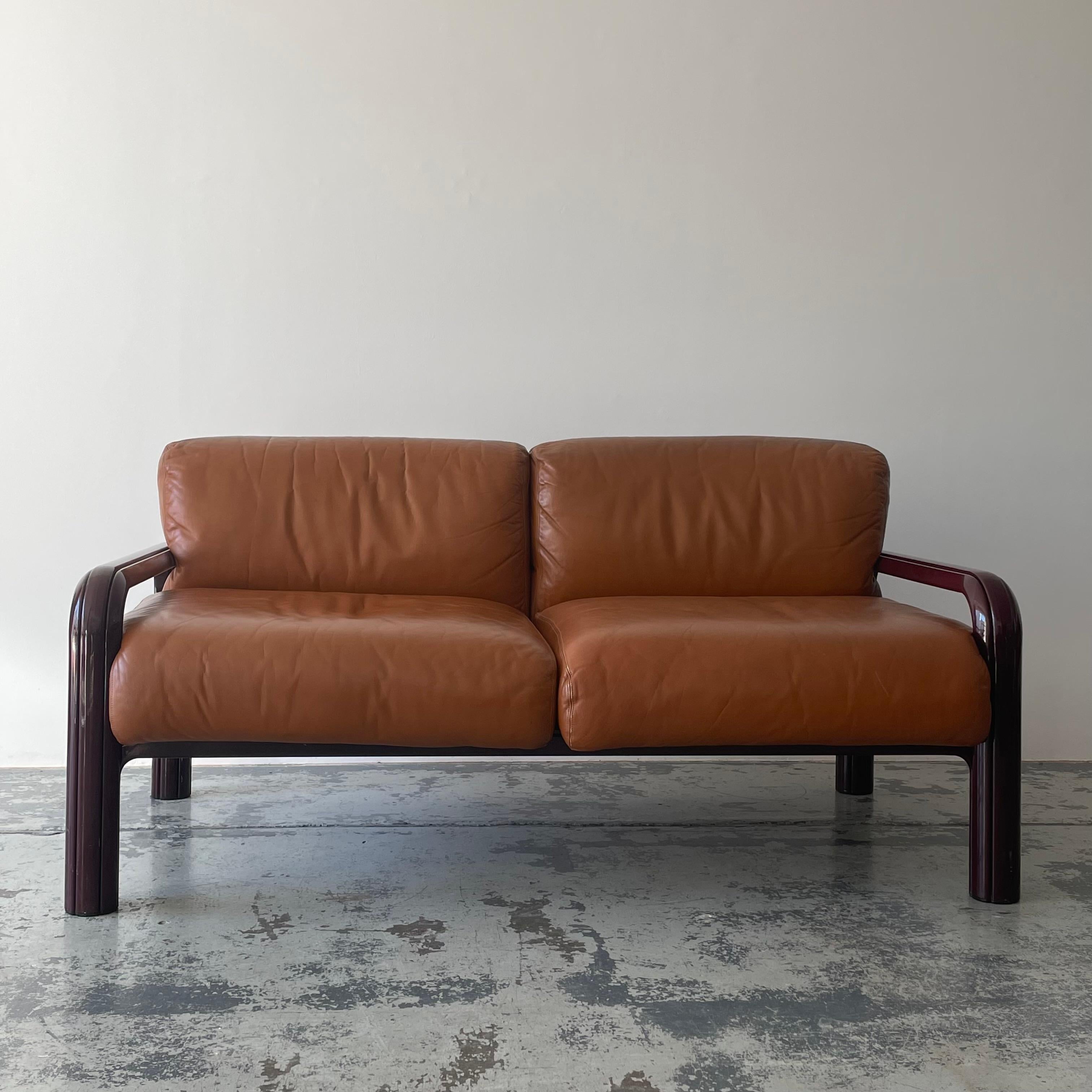 European 1970s Gae Aulenti 2 Seaters Sofa for Knoll International For Sale