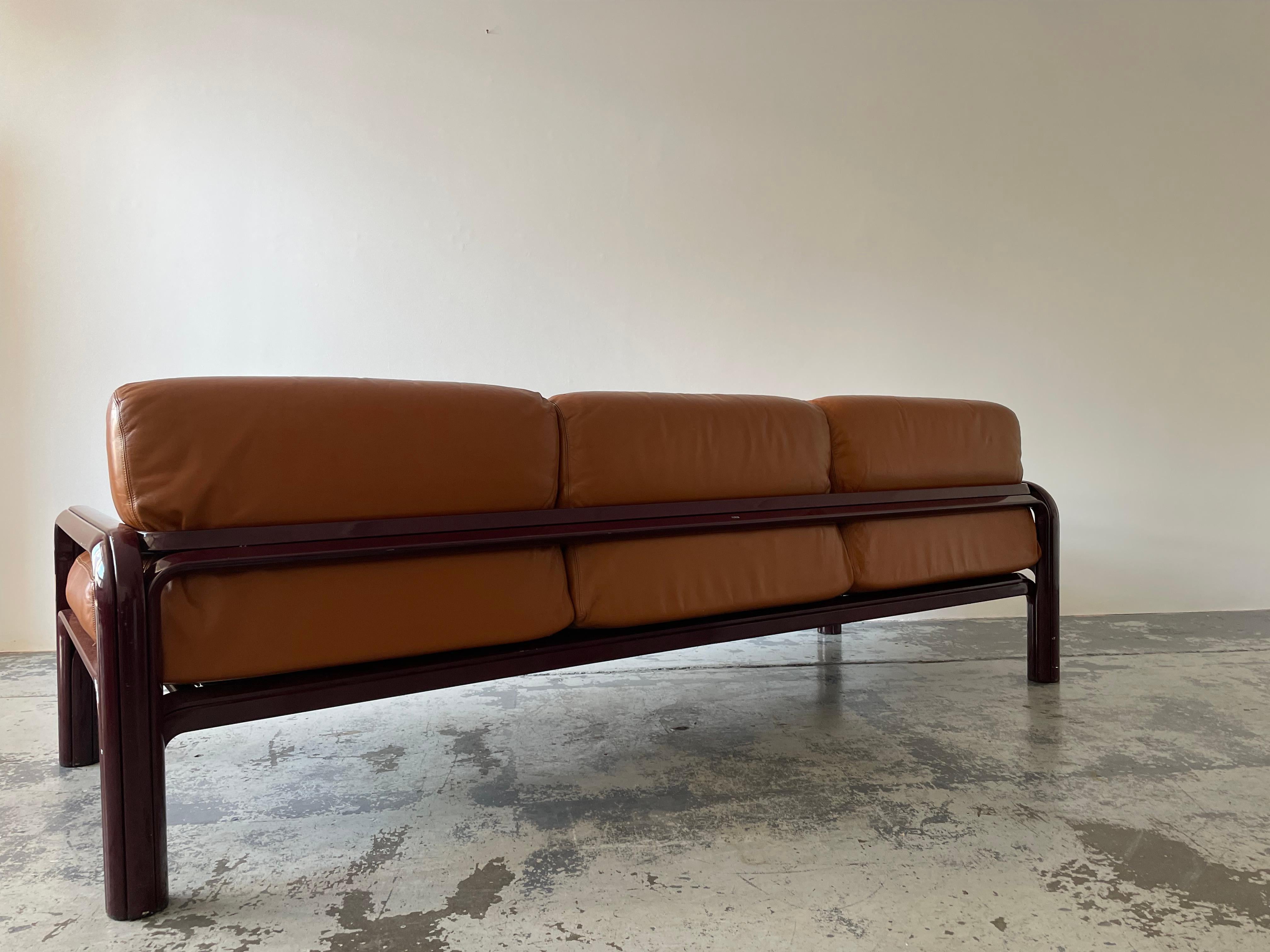 1970s Gae Aulenti 3 Seaters Sofa In Good Condition For Sale In London, GB