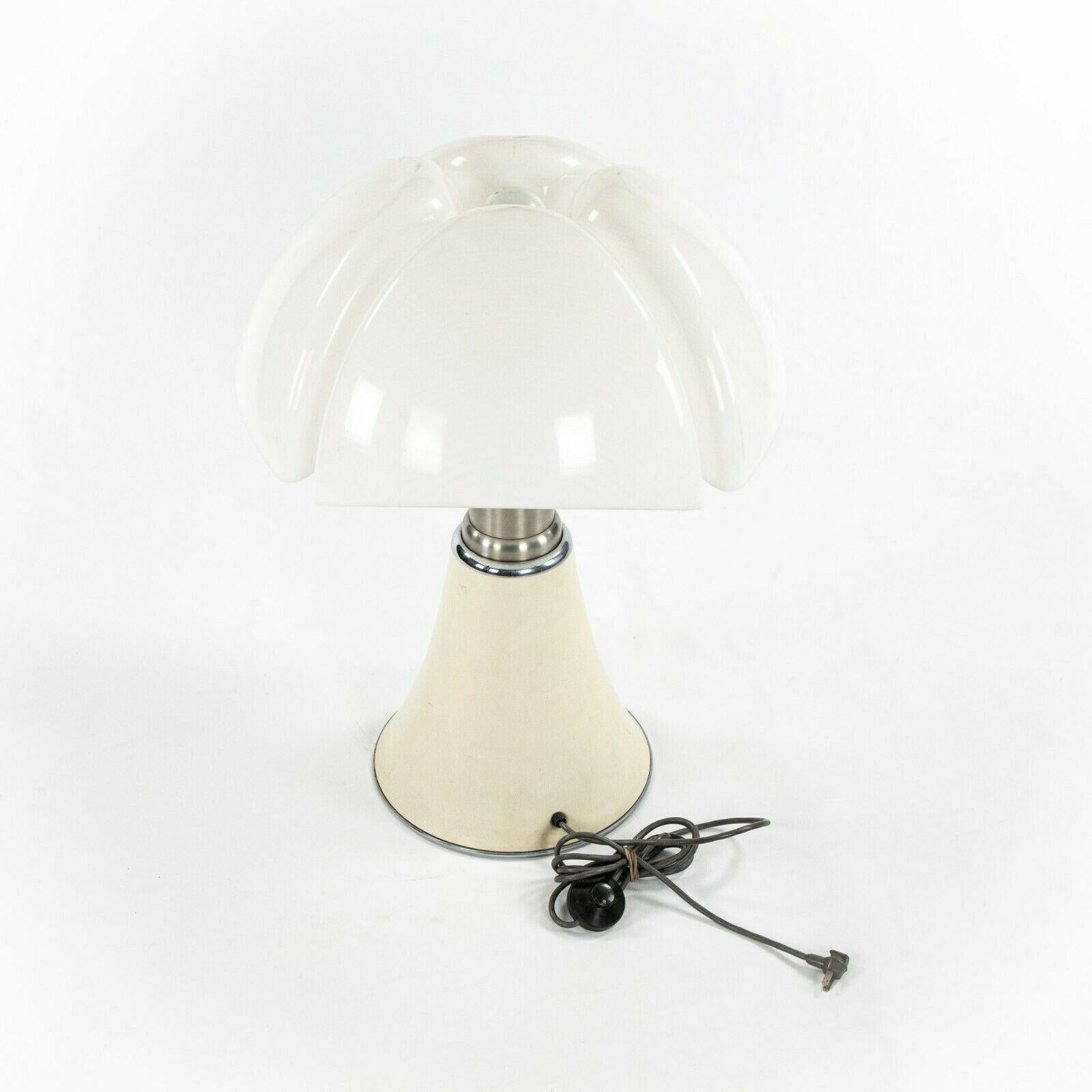 1970s Gae Aulenti for Martinelli Luce of Italy Model 620 Pipistrello Table Lamp For Sale 3