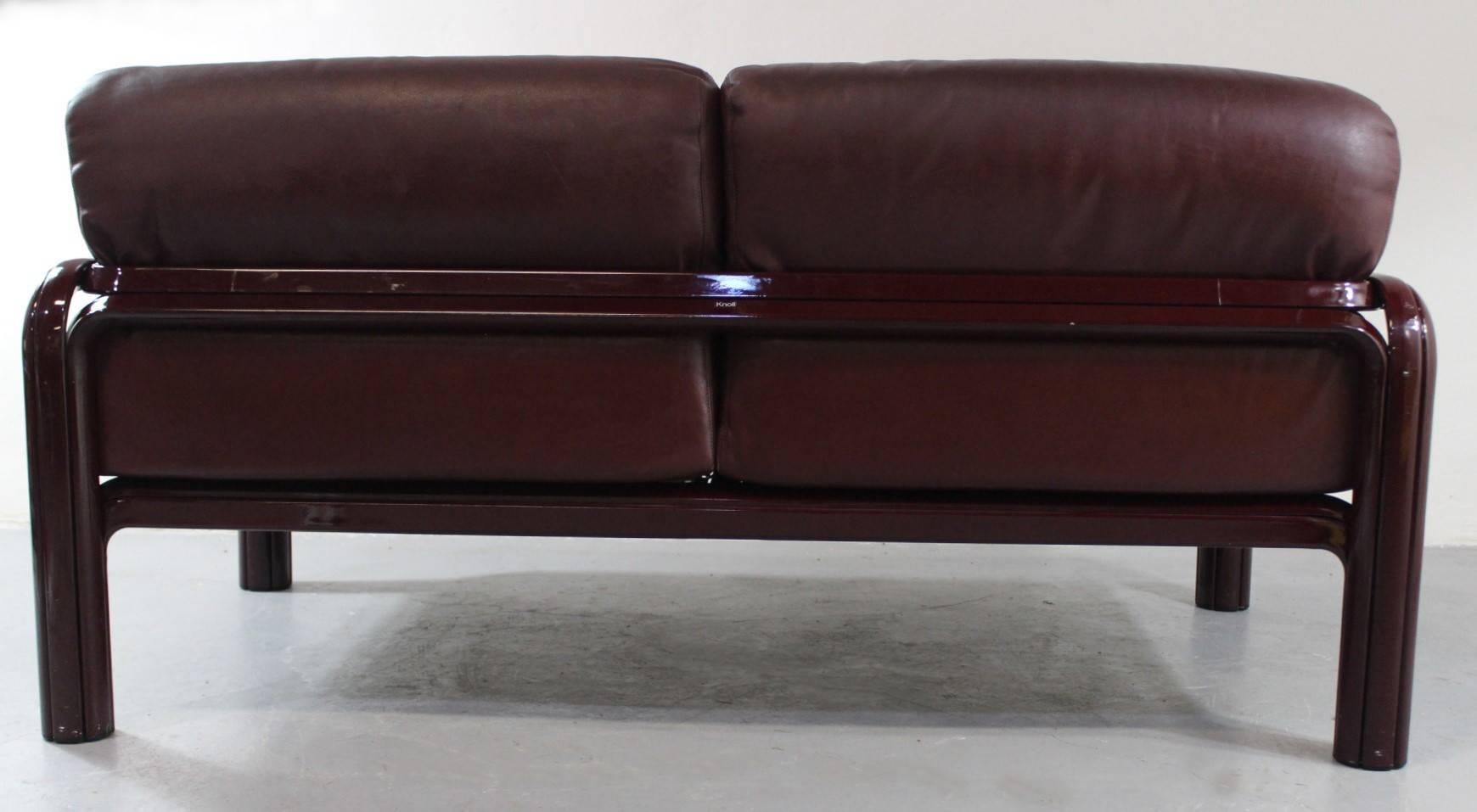 1970s Gae Aulenti Two-Seat Leather Sofa for Knoll In Good Condition For Sale In Cimelice, Czech republic