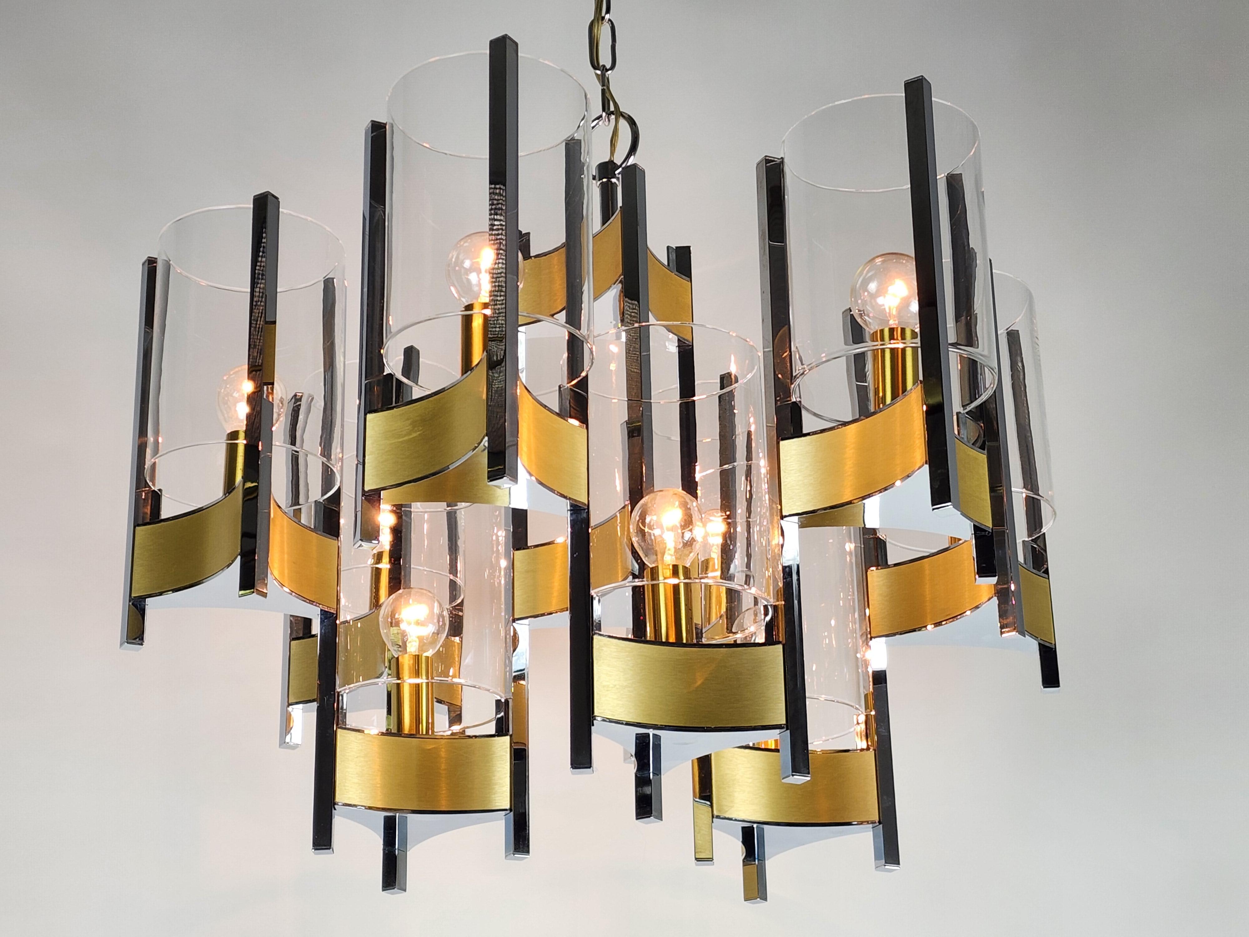 1970s Gaetano Sciolari 9 Glass Hurricane Chandelier, Italy In Excellent Condition In St- Leonard, Quebec