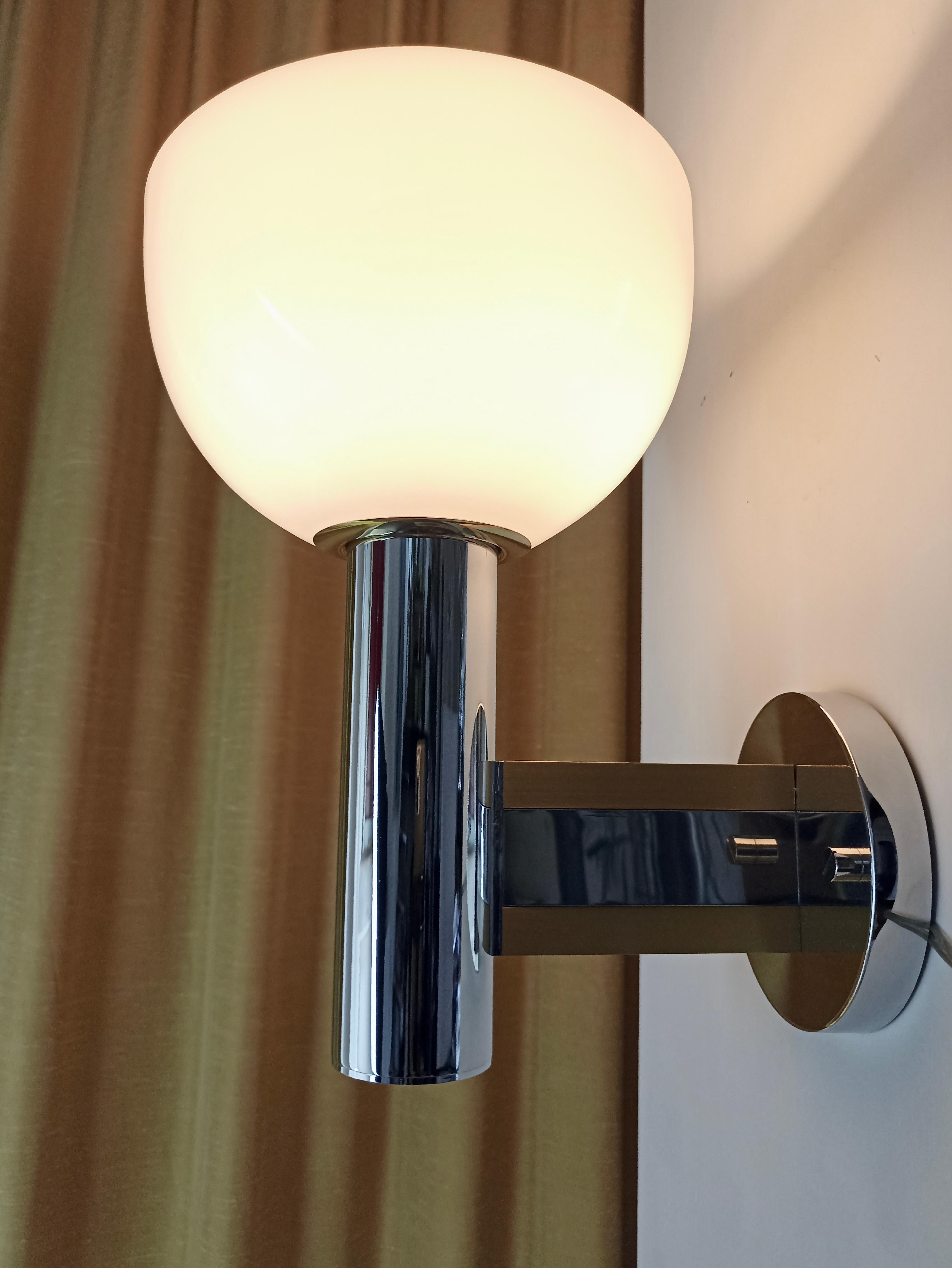 A pair of Sciolari 1970s chrome and glass shades sconces. New from old stock. For Sale 4