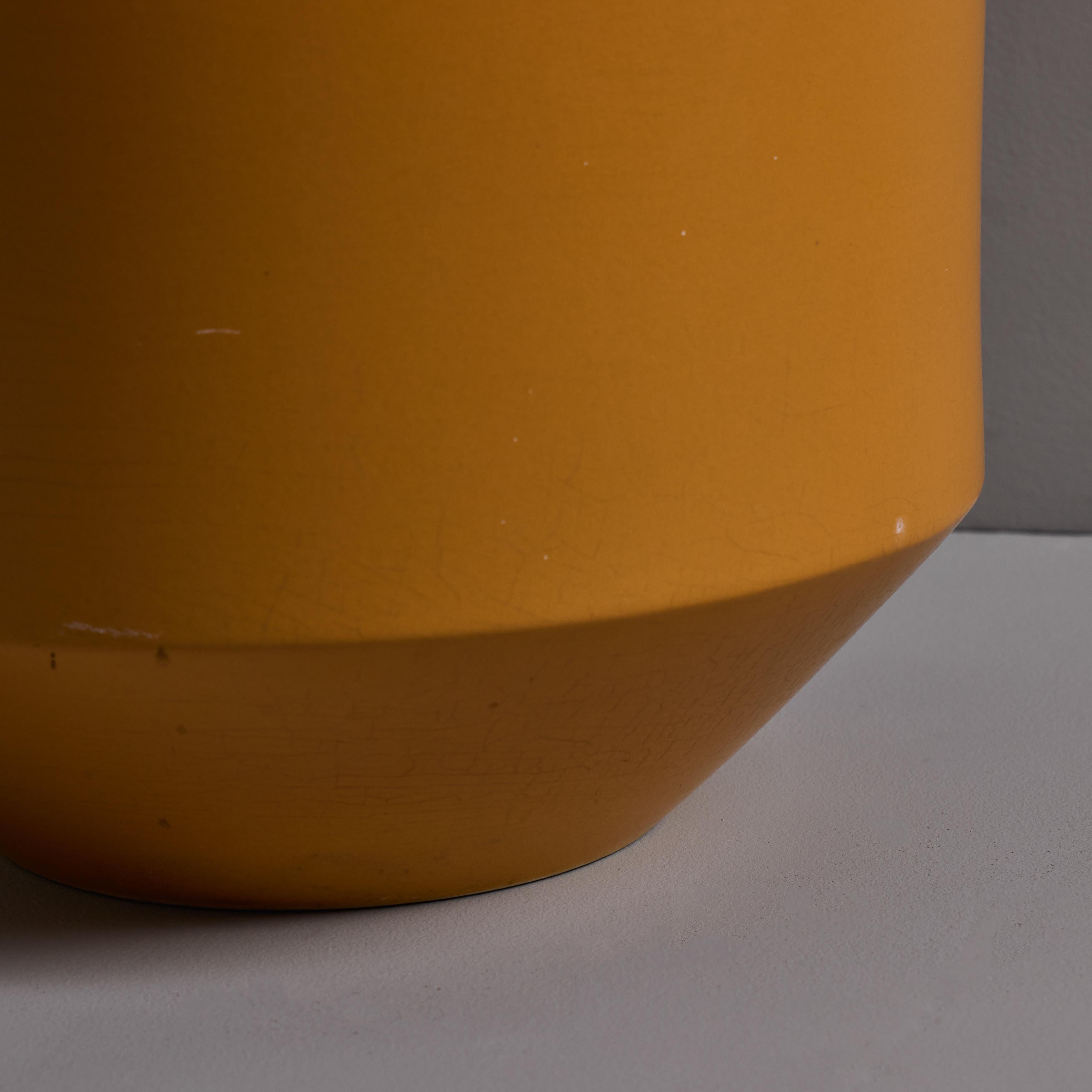 1970 Gainey Mustard Yellow Glazed Ceramic Planter en vente 2