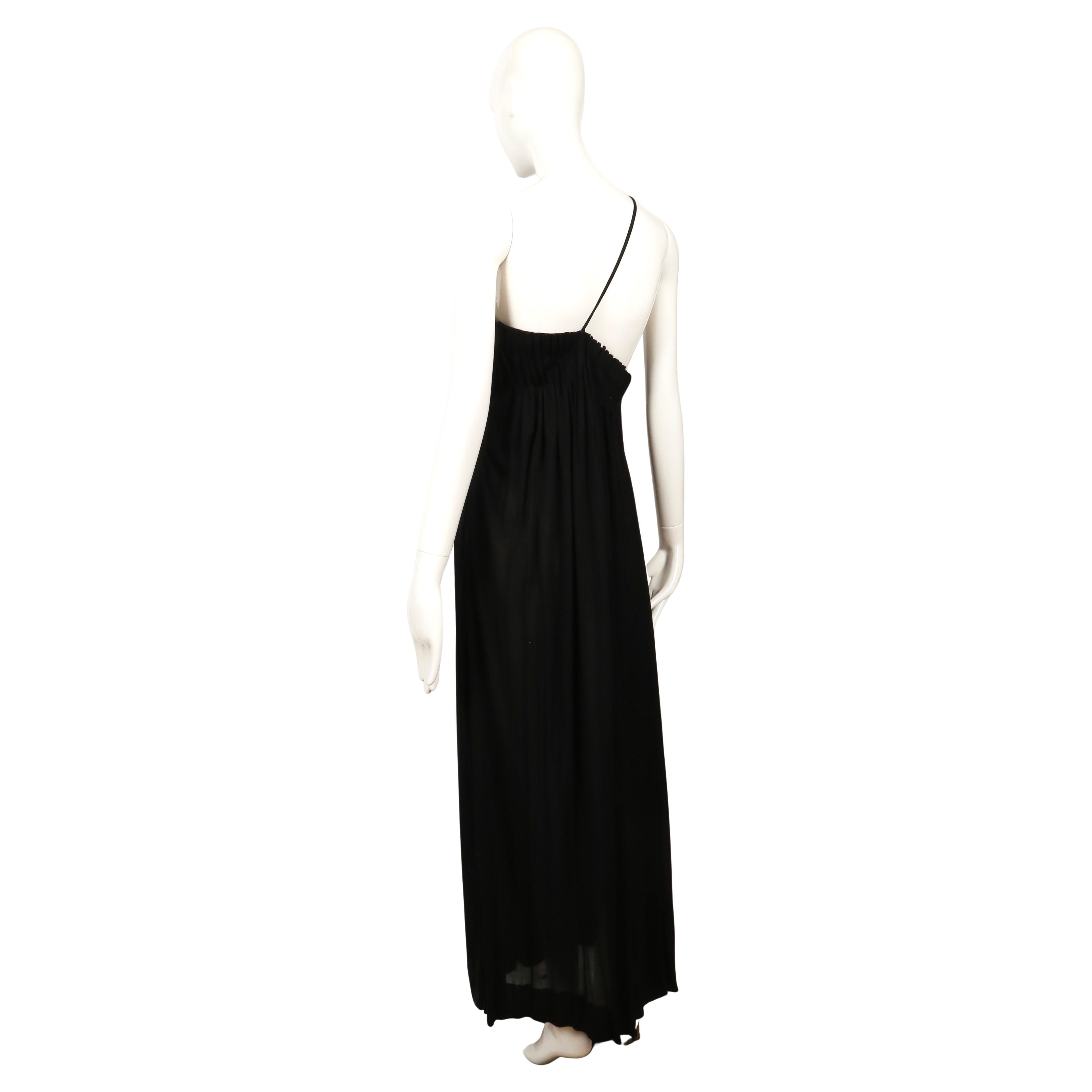 Vestido de punto de seda plisado en caja negro GALANOS de los años 70 con escote asimétrico en venta 6