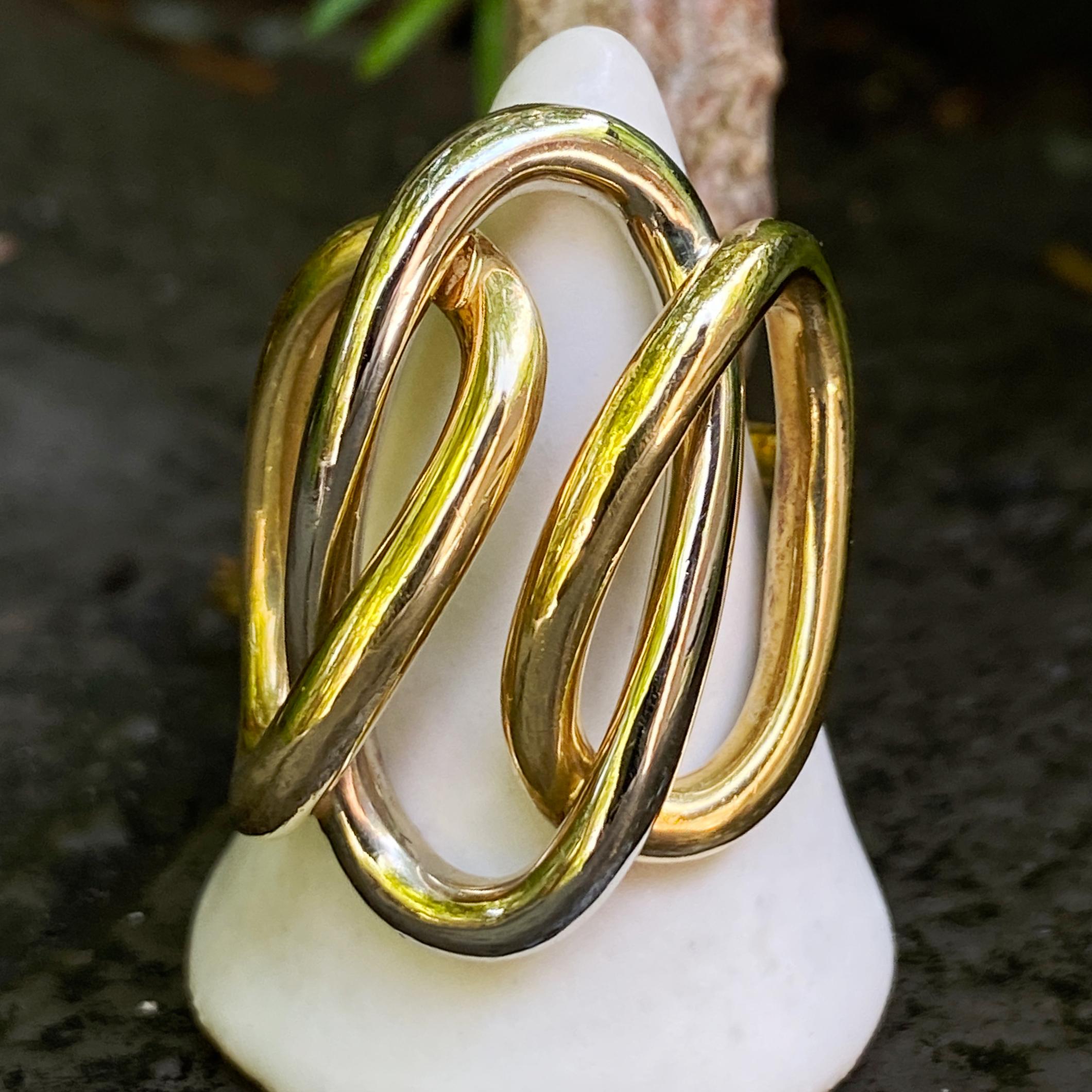 1970s Garavelli Interlocking Ovals Ring in 18 Karat Yellow and White Gold 3