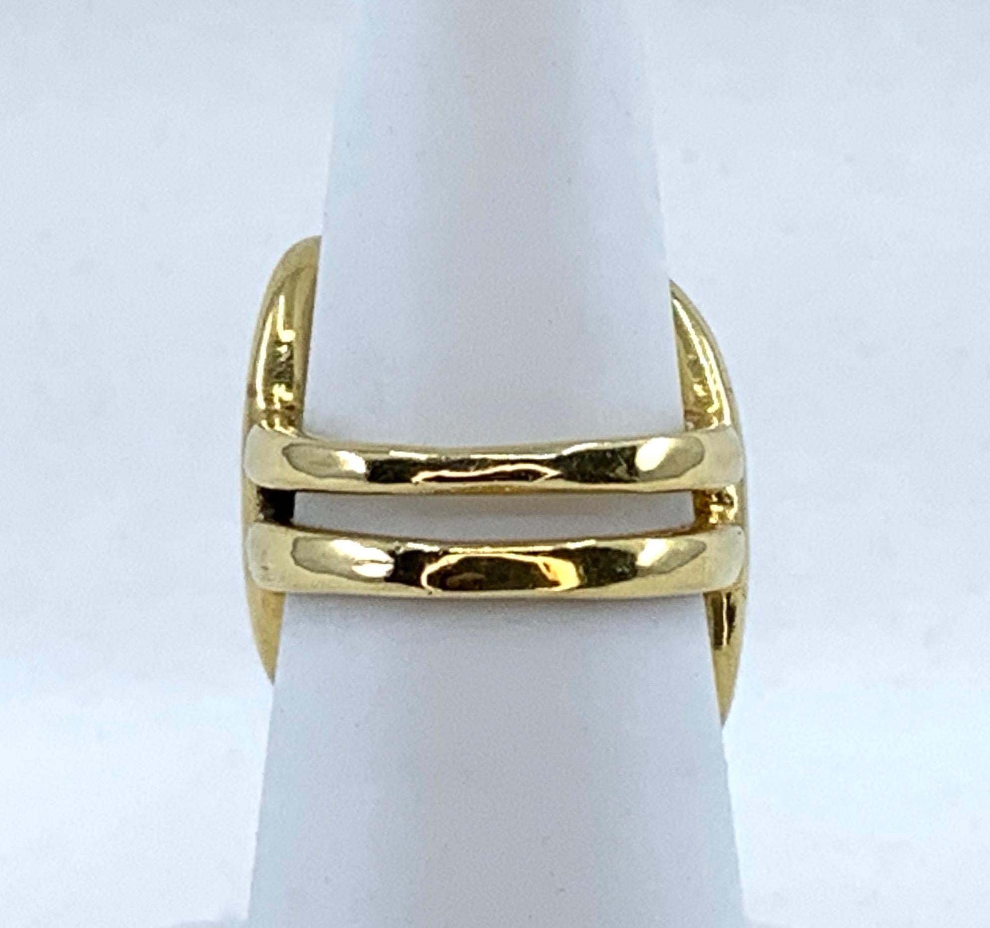 1970s Garavelli Interlocking Ovals Ring in 18 Karat Yellow and White Gold 7