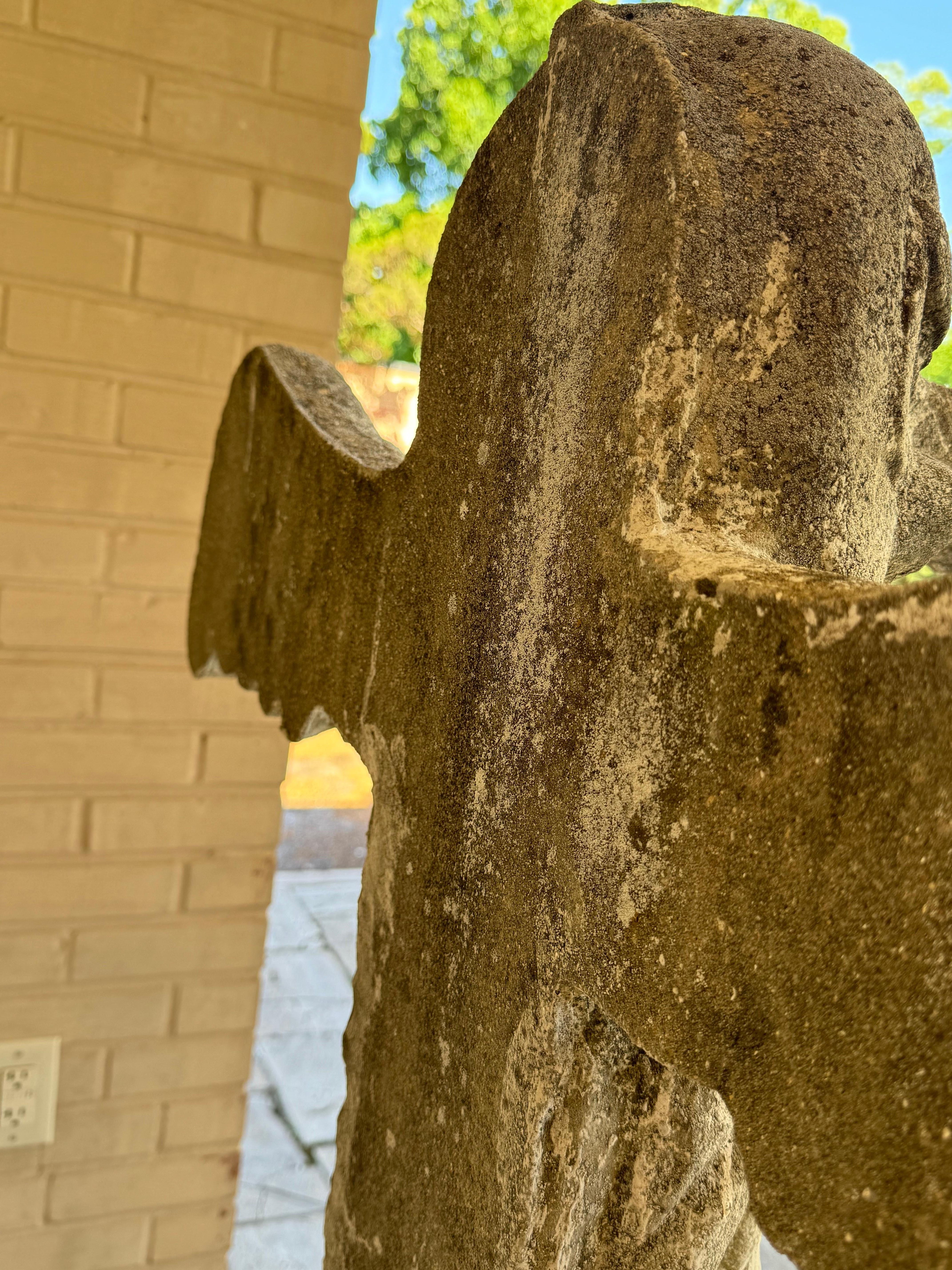 1970 Garden Art - Yard Statue - Concrete Indian Theme Totem Pole - 75 Inch Tall en vente 2