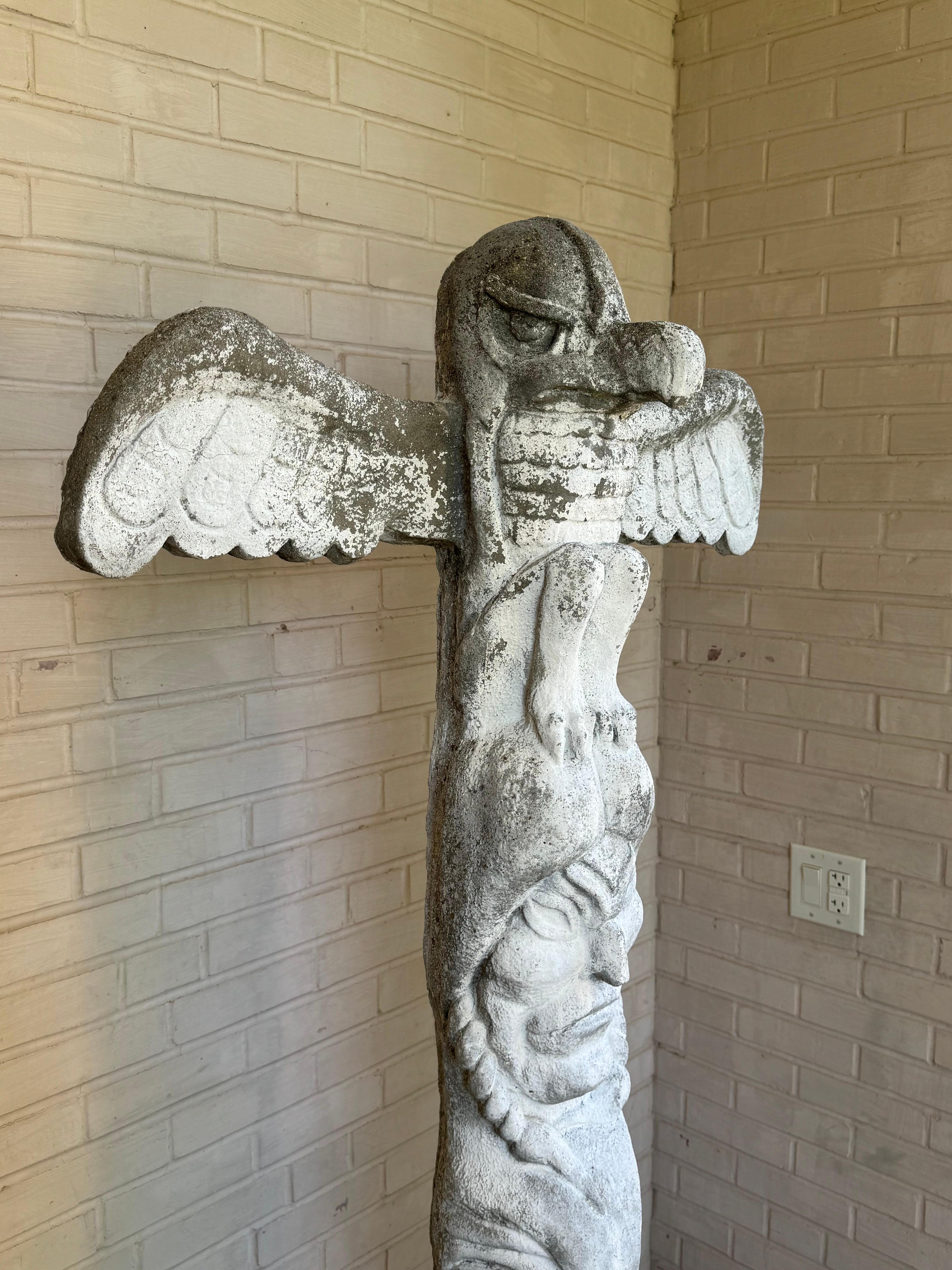 1970 Garden Art - Yard Statue - Concrete Indian Theme Totem Pole - 75 Inch Tall Bon état - En vente à St. Louis, MO