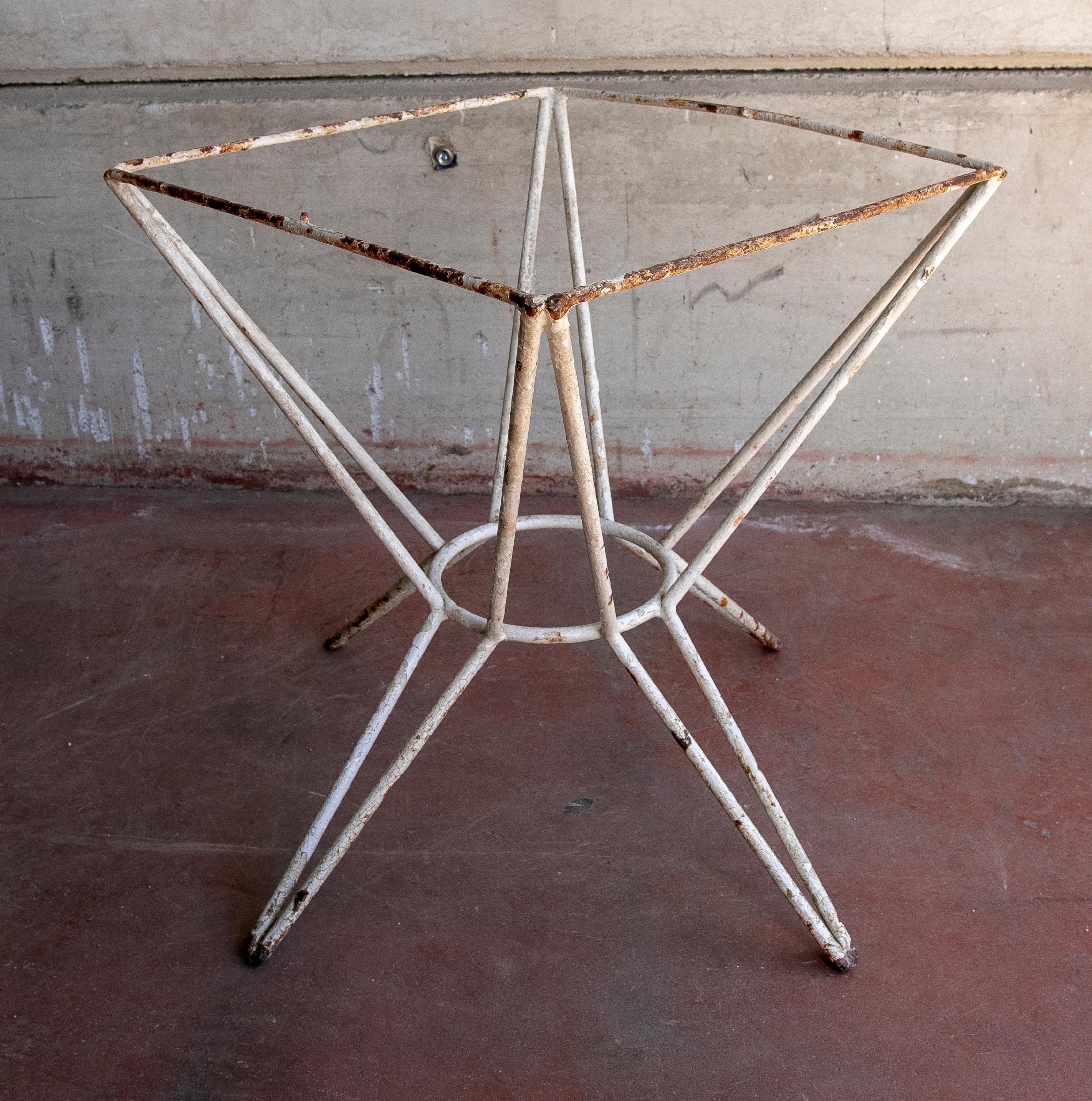 mesa de hierro para jardin
