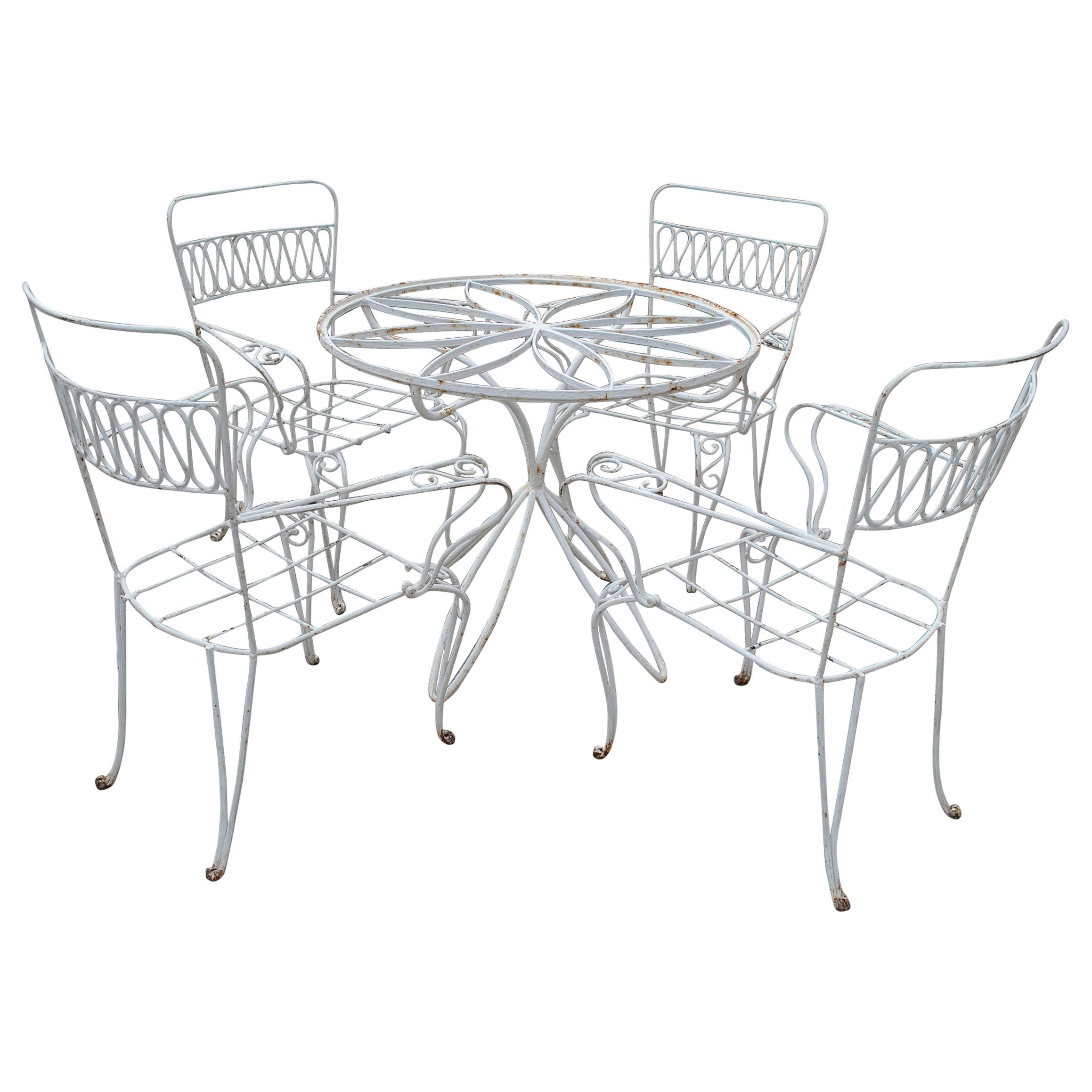 1970s Garden Set of Iron Circular Table and Four Chairs