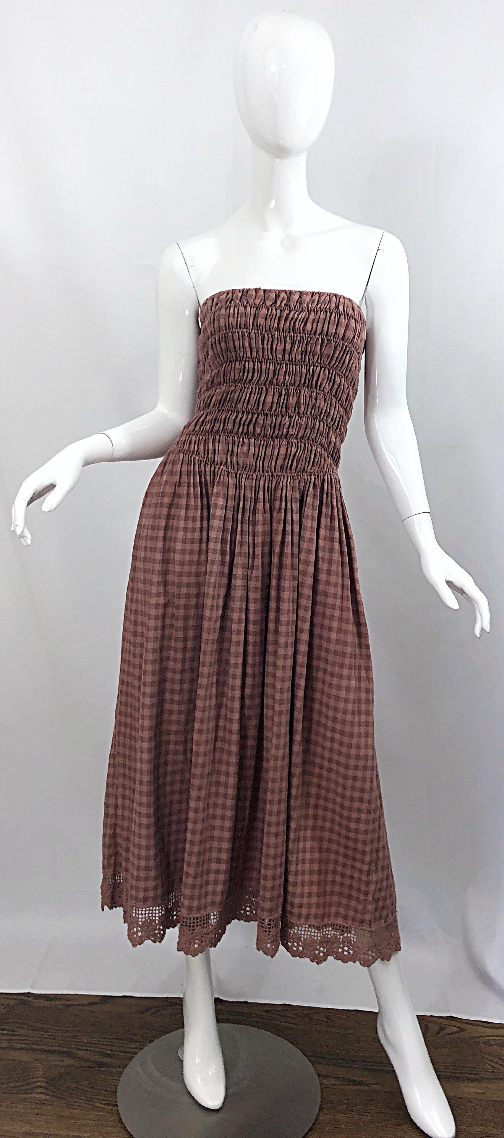 Chic vintage 70s GEOFFREY BEENE ' Beene Bag ' (his rare more risk taking label) checkered gingham dusty rose pink and brown crochet strapless midi dress! Features a stretch cinched bodice that flatters any shape or size. Dusty rose pink and brown,