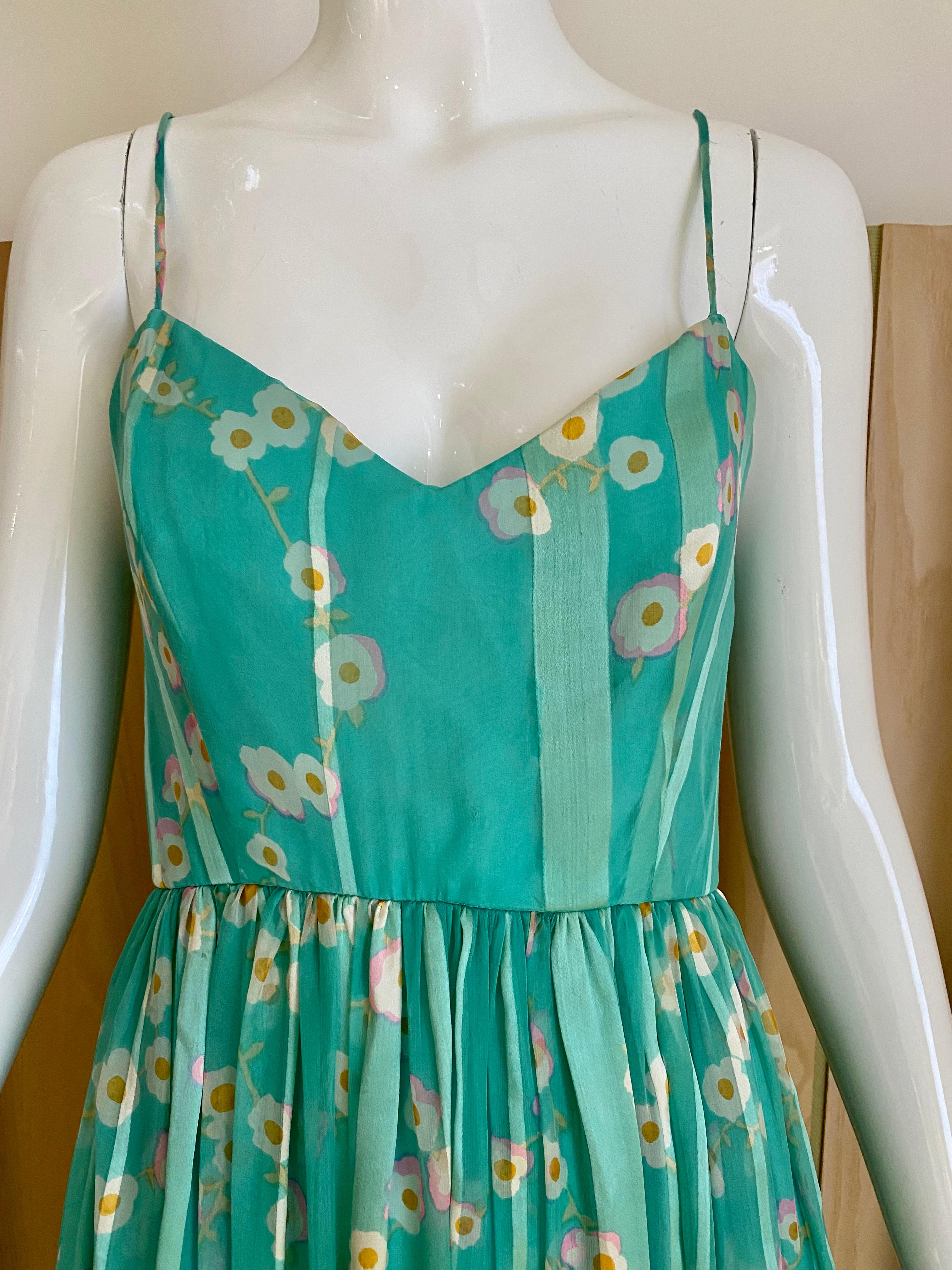 1970s Geoffrey Beene Green Floral Print Silk Dress In Excellent Condition For Sale In Beverly Hills, CA