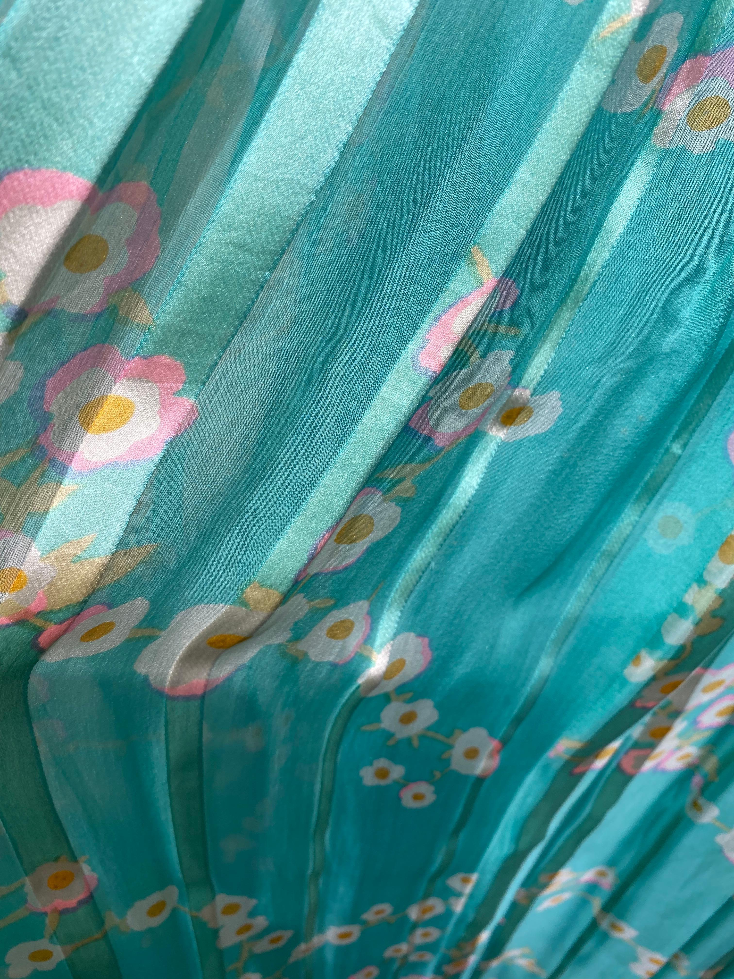 1970s Geoffrey Beene Green Floral Print Silk Dress For Sale 4
