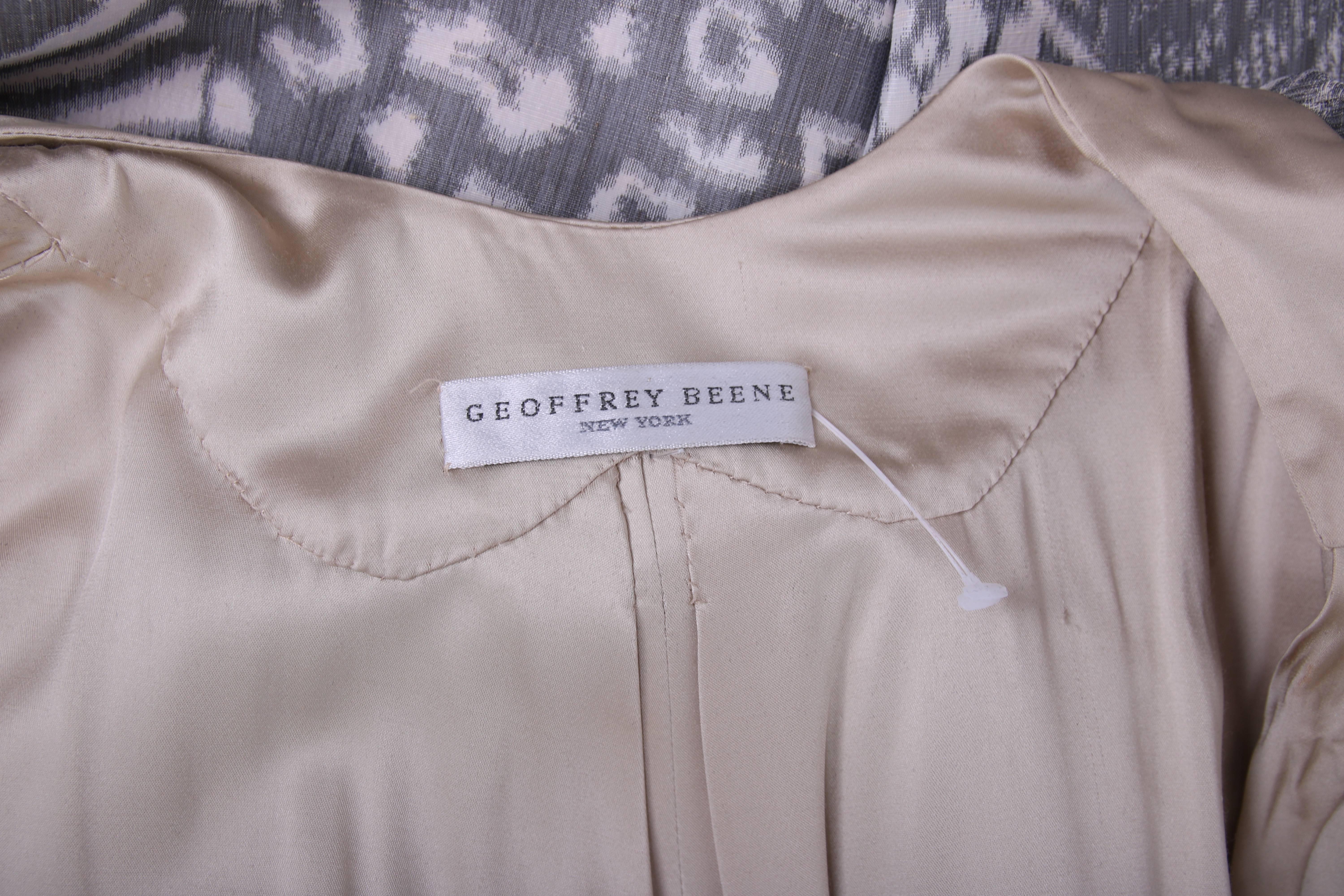 Geoffrey Beene Grey and Cream Silk Taffeta Printed Dress Coat Neck Ties 1970s  For Sale 2