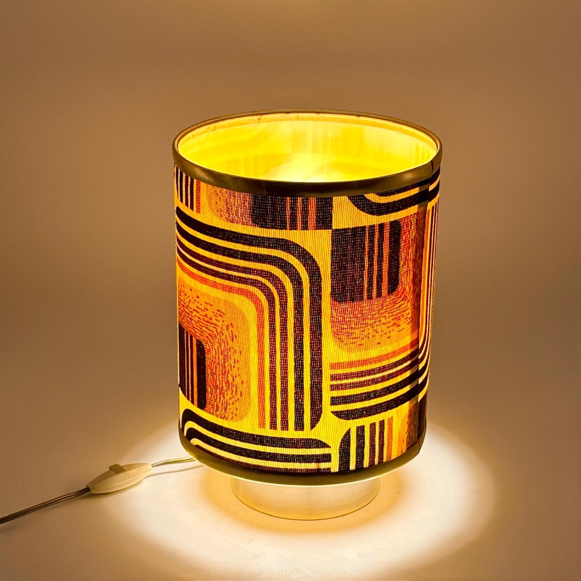 1970s Geometric Fabric Table Lamp with Satin Metal Base For Sale 4