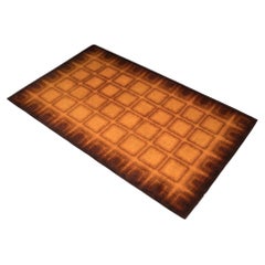 Tapis à poils ras géométrique orange et marron des années 1970