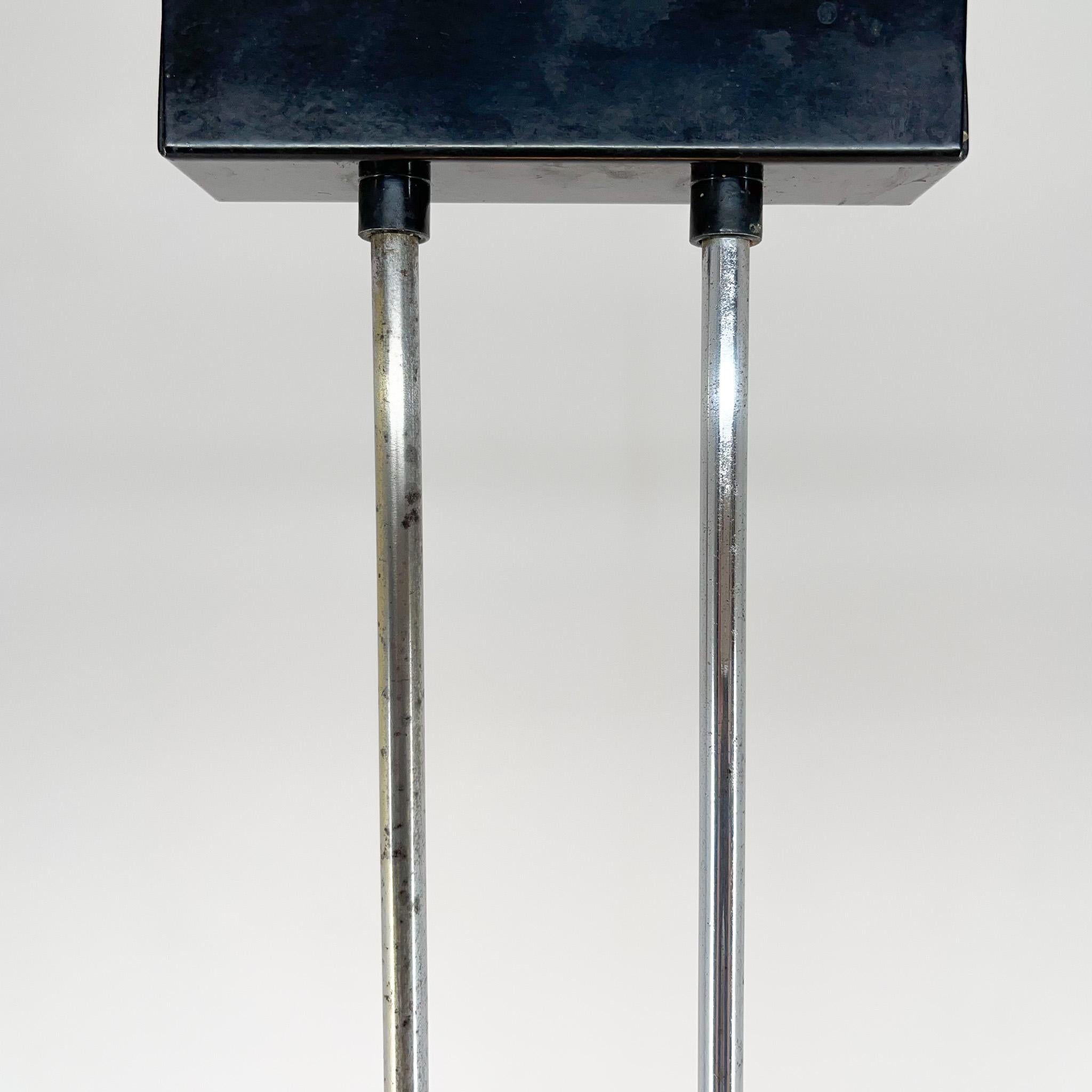 Geometrischer Kunststoff- und Chrom-Anhnger aus den 1970er Jahren (Moderne der Mitte des Jahrhunderts) im Angebot