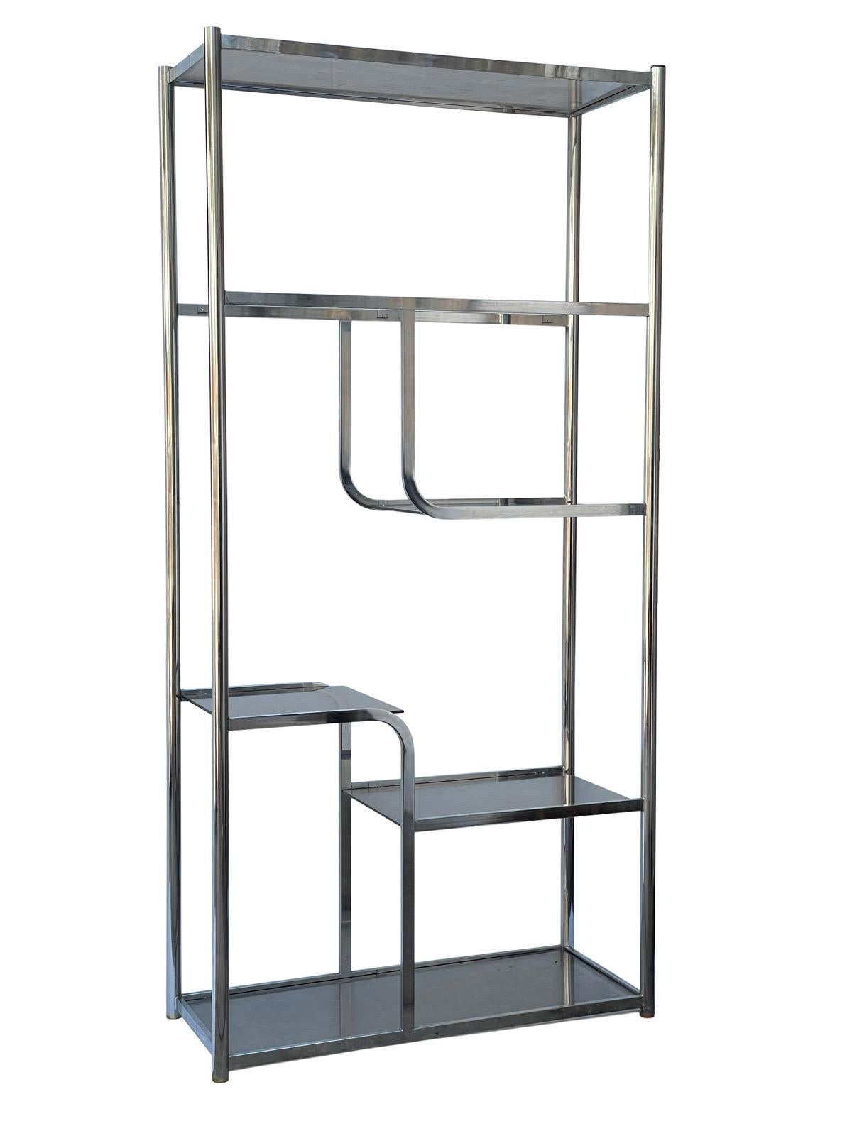 Mid-Century Modern 1970s Geometrical Chrome Shelving Unit in the Manner of Milo Baughman For Sale