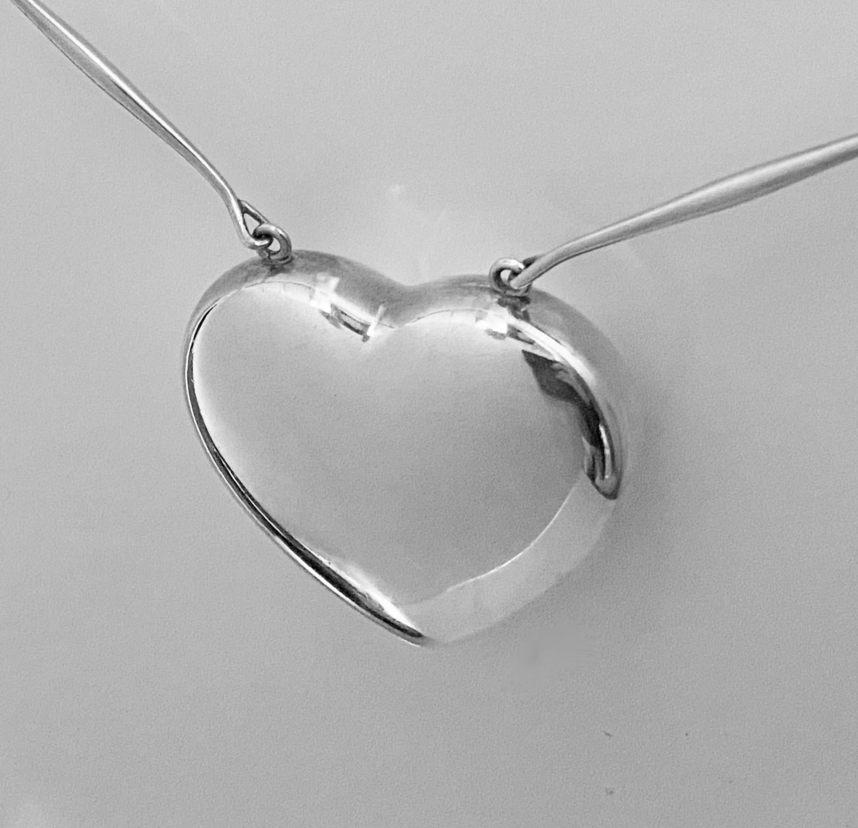 1970's Georg Jensen Astrid Large Fog Heart Joy Necklace In Good Condition In Toronto, ON