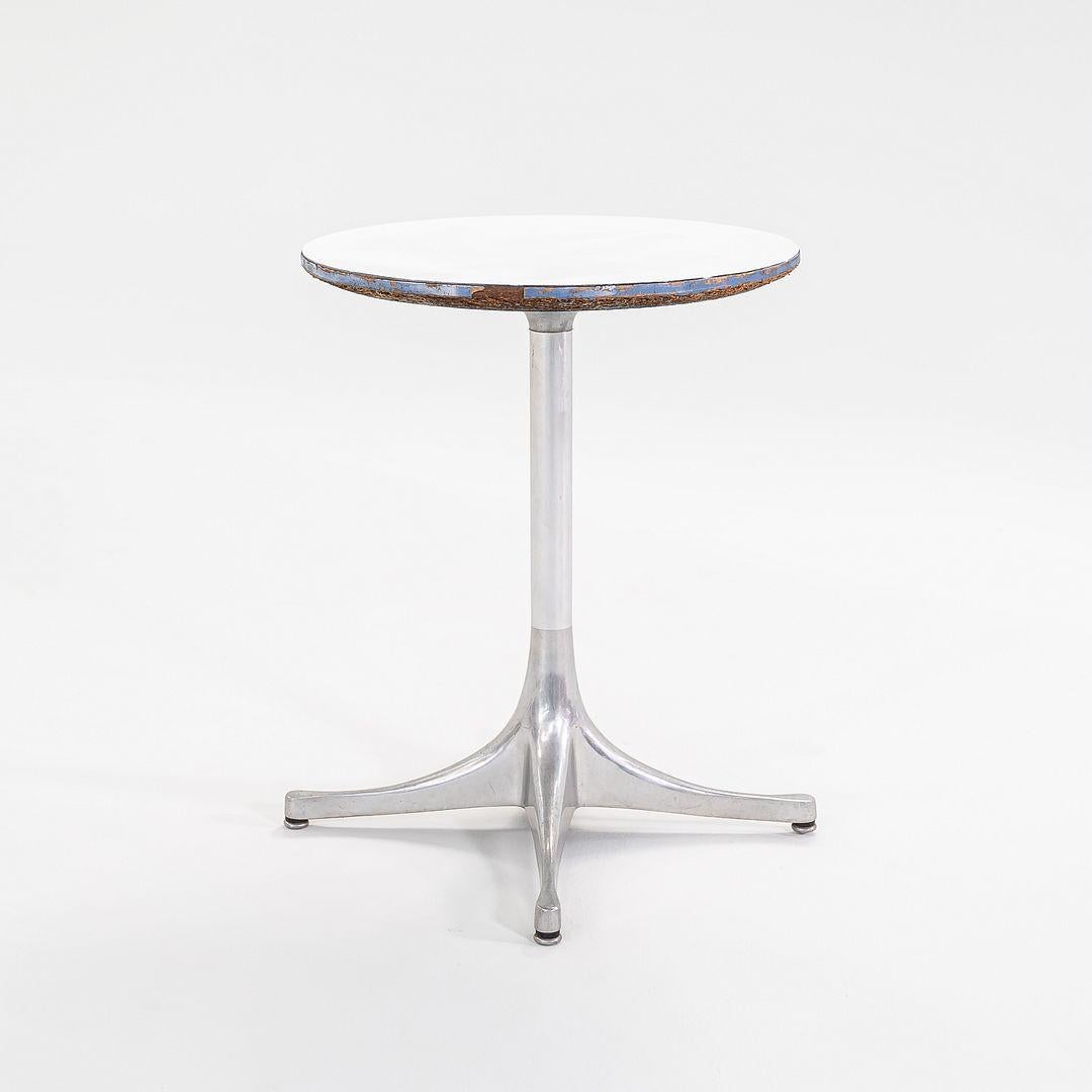 1970s George Nelson for Herman Miller Pedestal Side Table with Aluminum Base im Angebot 4