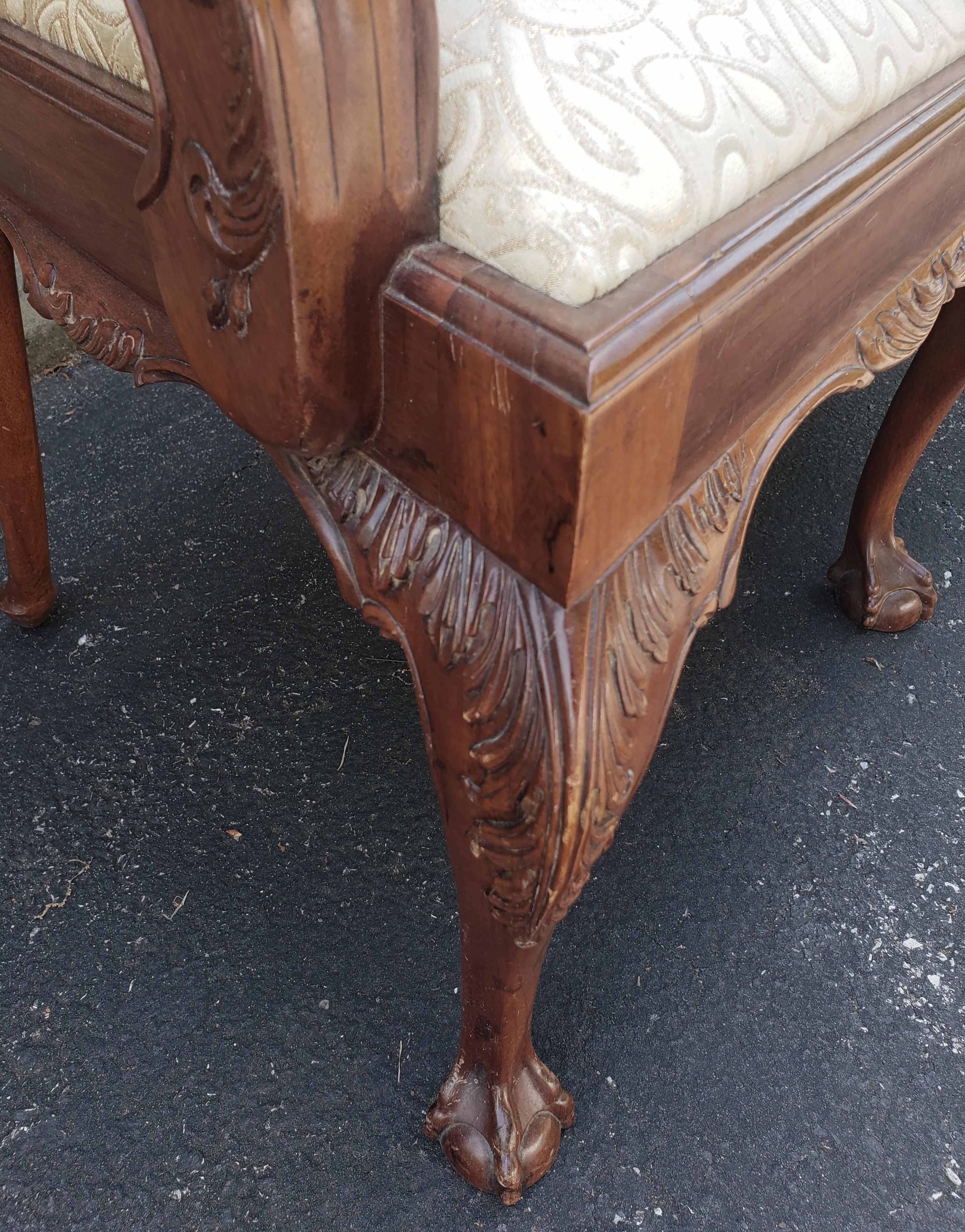 1970s Georgian Furnishing Chippendale Hand Carved Mahogany Upholstered Settee For Sale 6