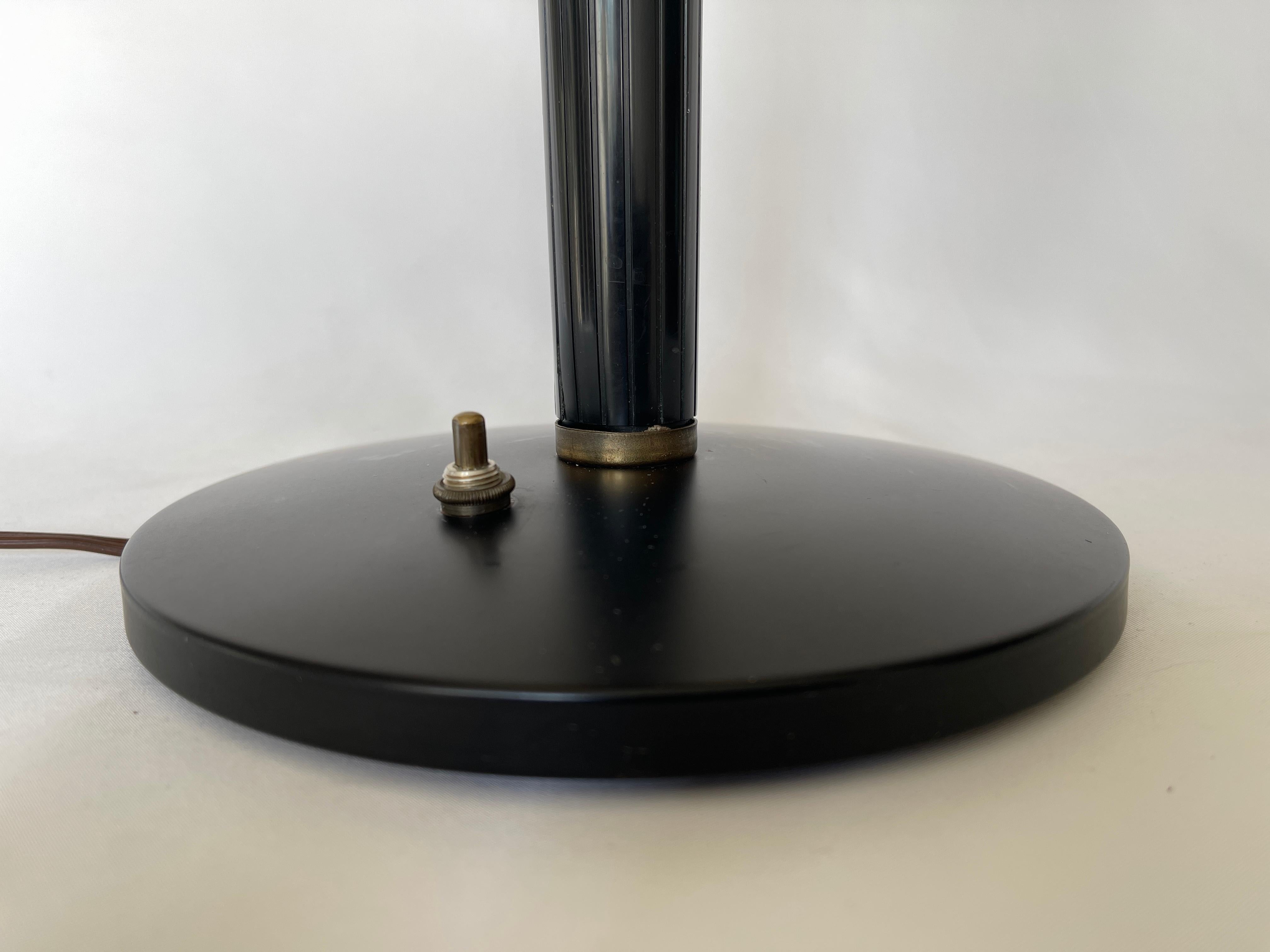 gerald thurston table lamp