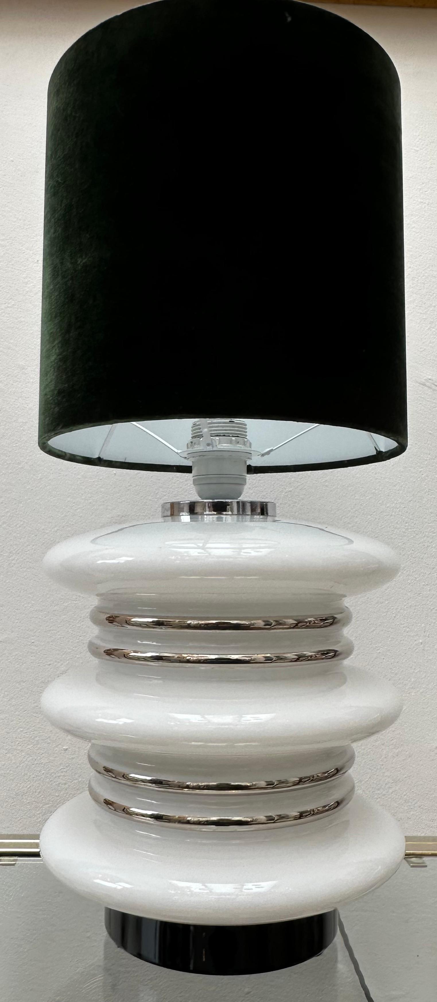 1970er Jahre Deutsch Chrom & Opal weiß beleuchtetes Glas Tischlampe Leclaire & Schäfer im Angebot 8
