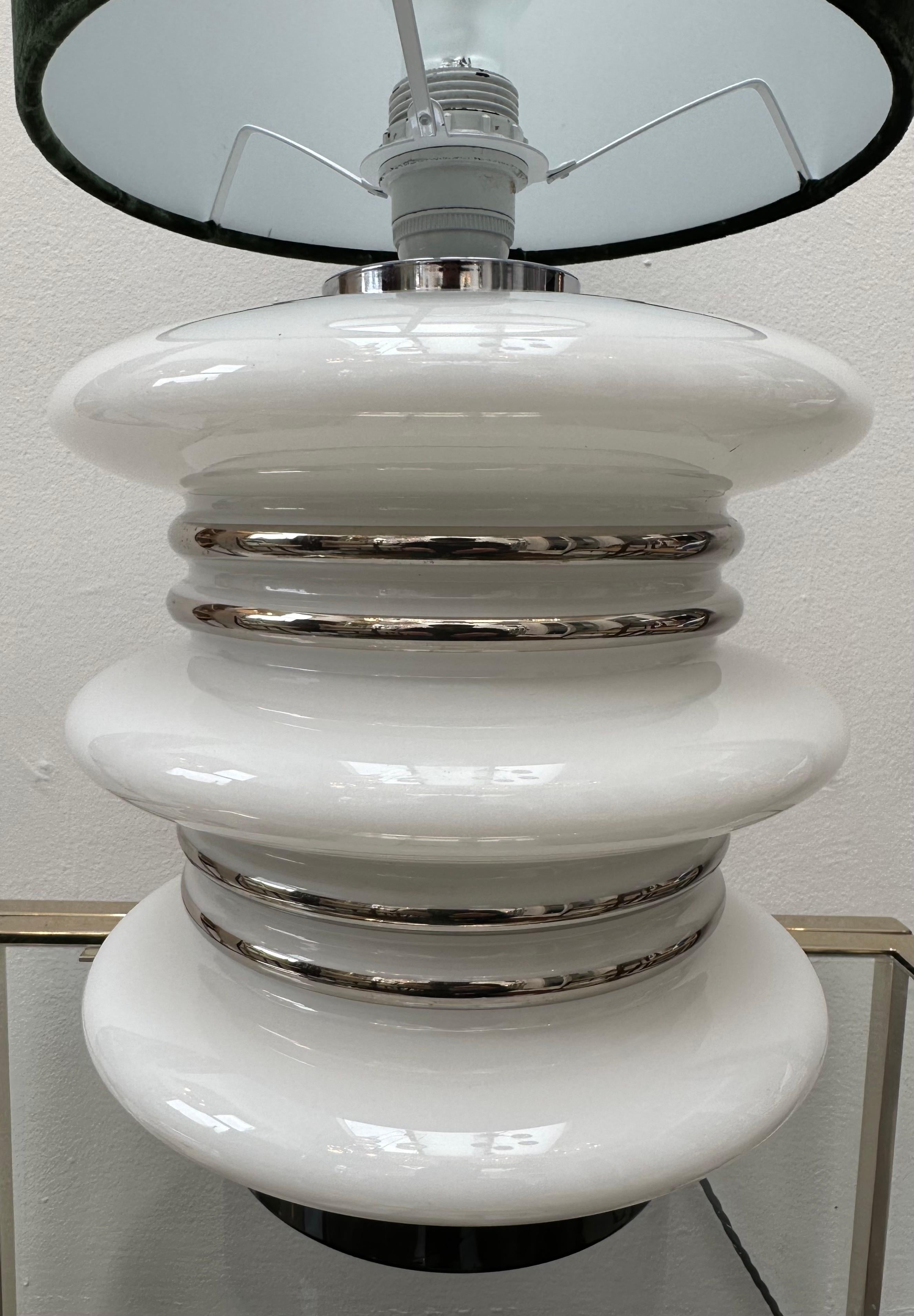 1970 German Chrome & Opal White Illuminated Glass Table Lamp Leclaire & Schäfer en vente 9