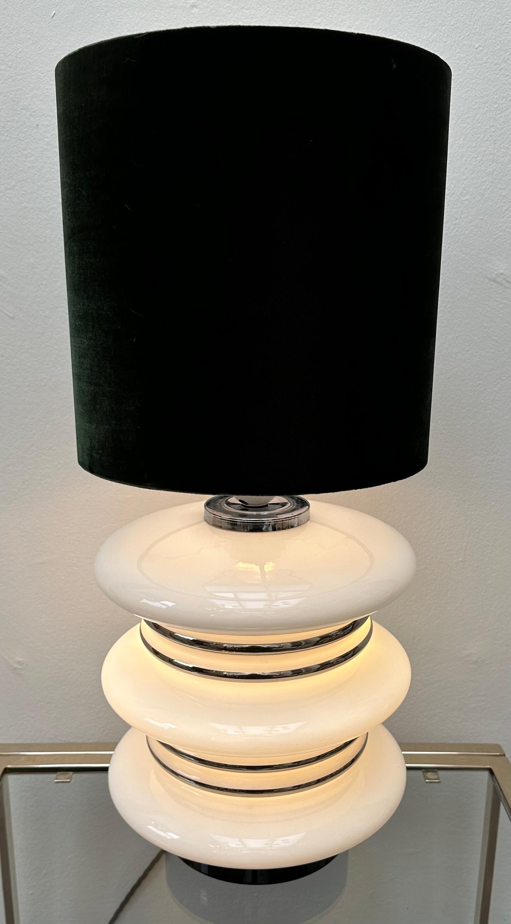 Laqué 1970 German Chrome & Opal White Illuminated Glass Table Lamp Leclaire & Schäfer en vente