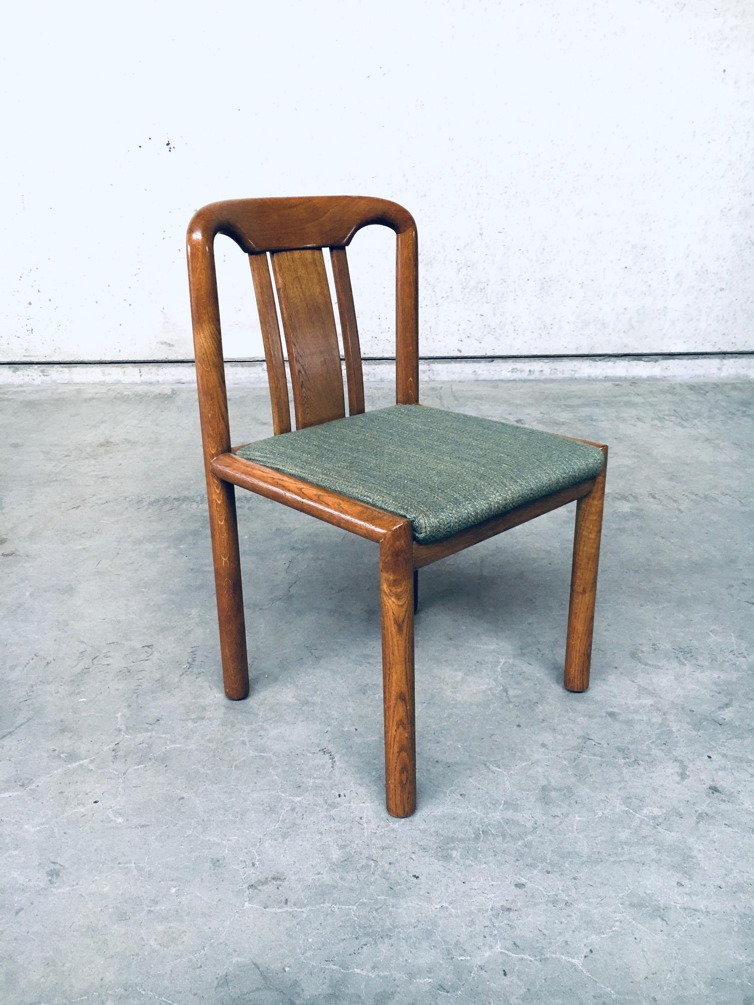 1970's German Design Set of 6 Dining Chairs in Oak For Sale 3