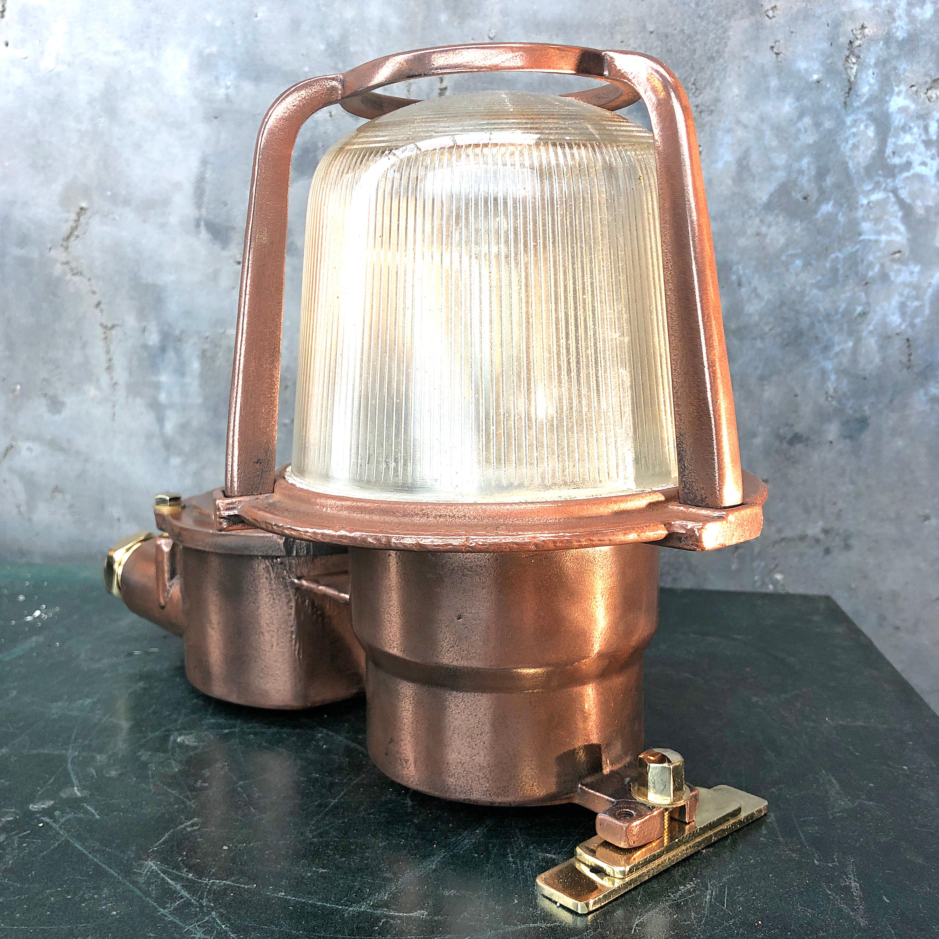 1970s German EOW GDR Copper, Brass and Holophane Glass Wall Light / Table Lamp In Good Condition For Sale In Leicester, Leicestershire