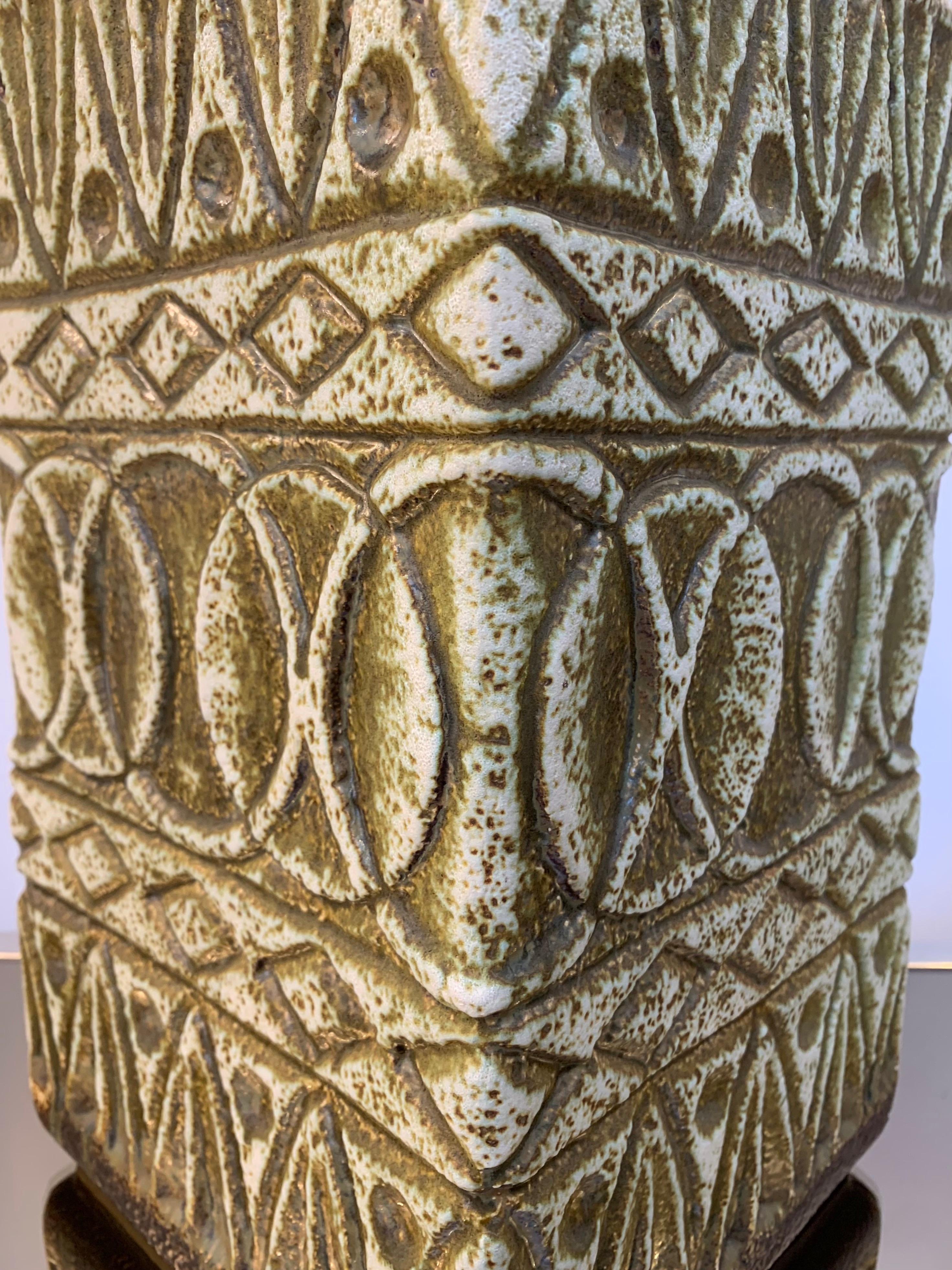 Abstrakte Vase aus deutscher Fat Lava Bay-Keramik von Bodo Mans 92 45, 1970er Jahre 3