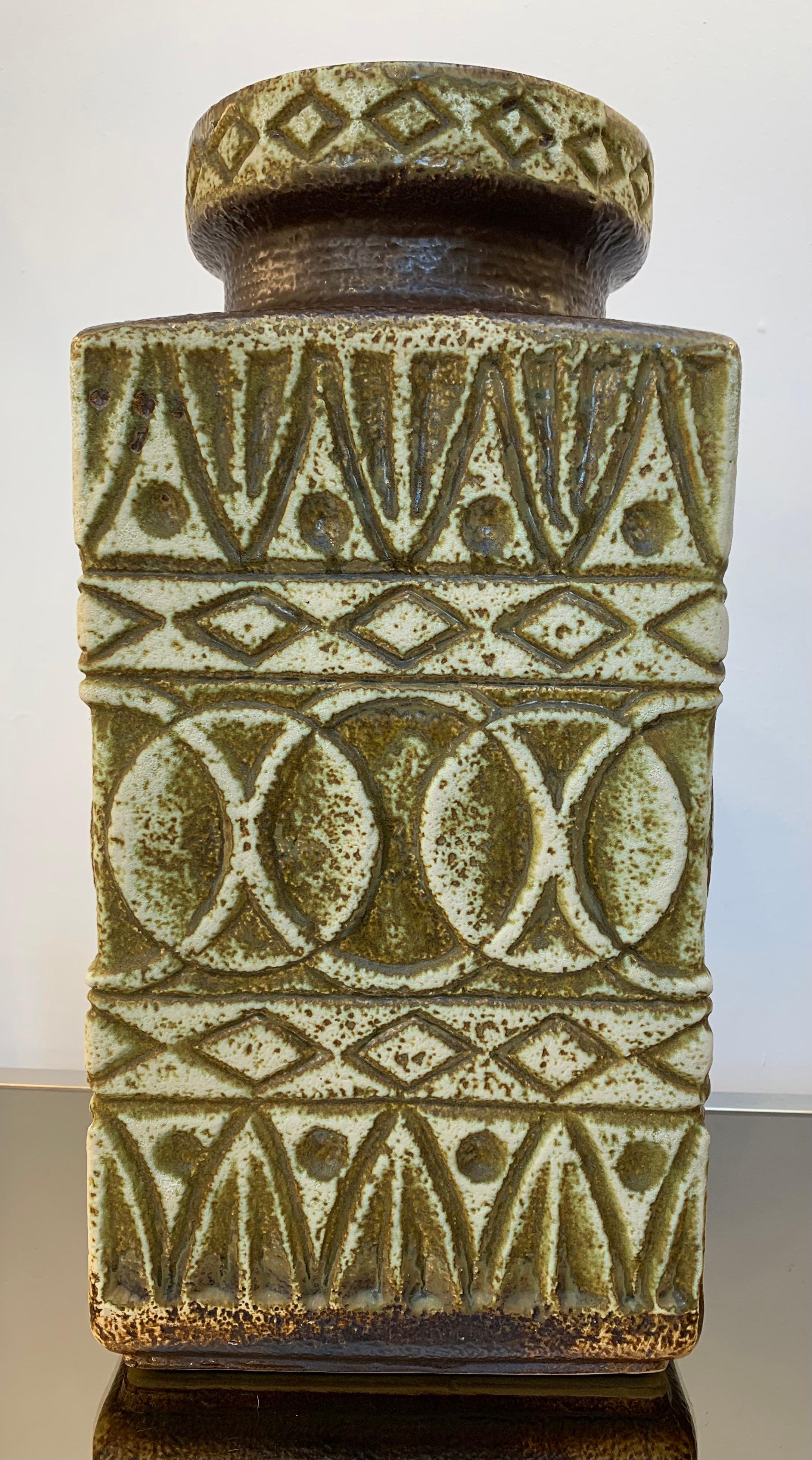 Mid-Century Modern Vase abstrait en céramique de la baie de lave grasse allemande des années 1970 par Bodo Mans 92 45