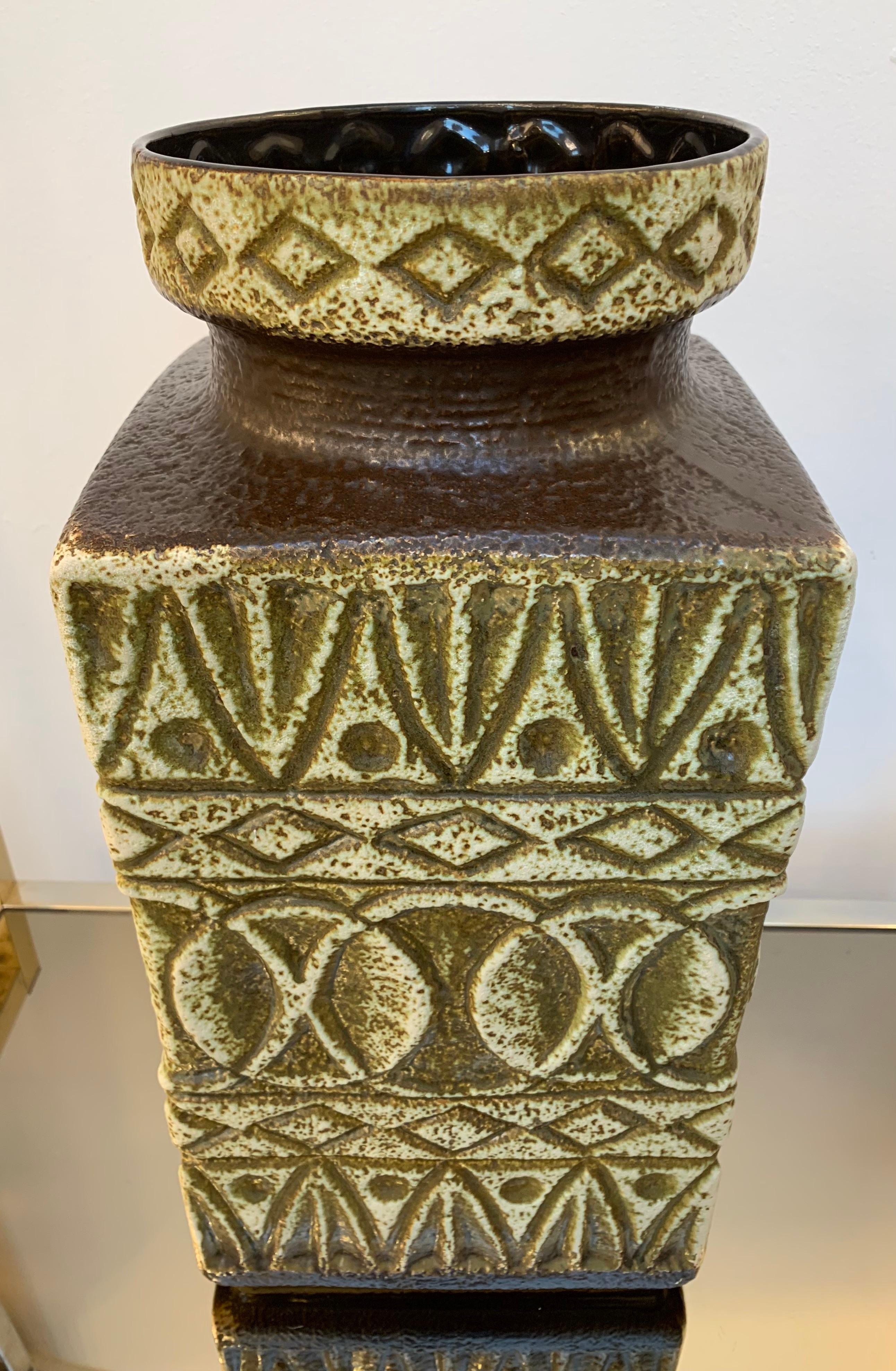 Abstrakte Vase aus deutscher Fat Lava Bay-Keramik von Bodo Mans 92 45, 1970er Jahre (20. Jahrhundert)