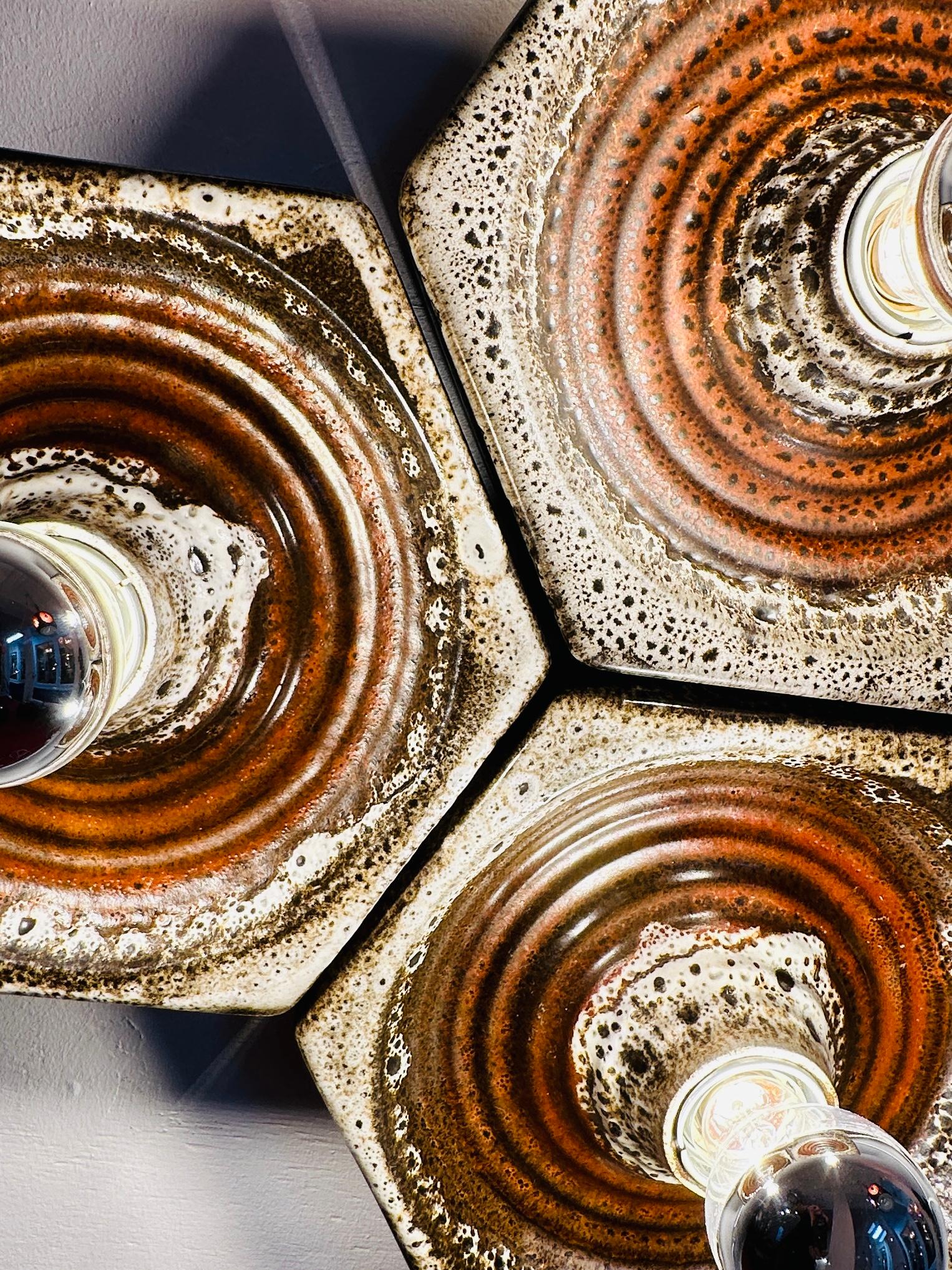 1970s German Fat Lava Hustadt Hexagonal Ceramic Wall Lights - 3 Available en vente 2